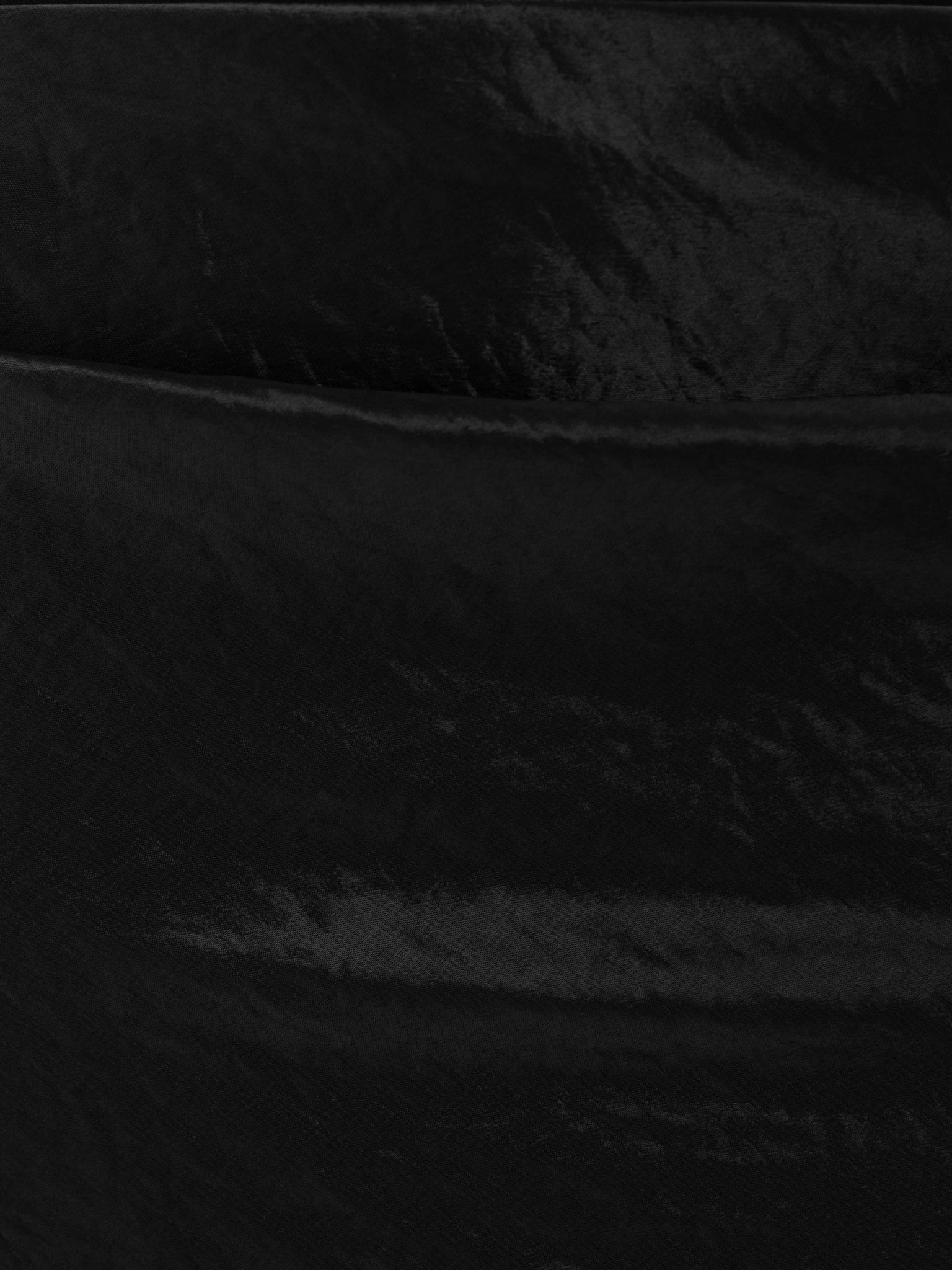 Floor-length maxi skirt in crinkled satin