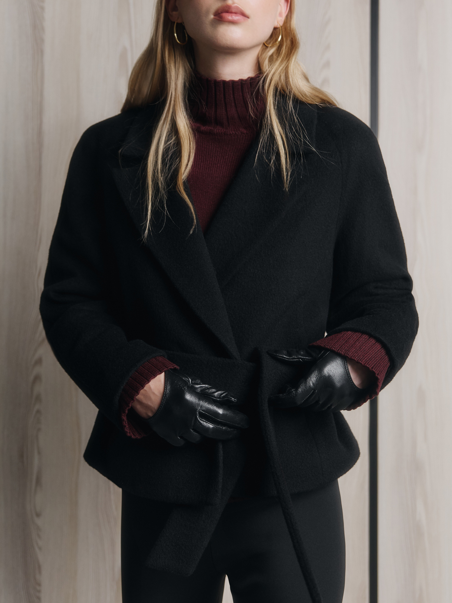 Manteau court oversize en laine avec large ceinture