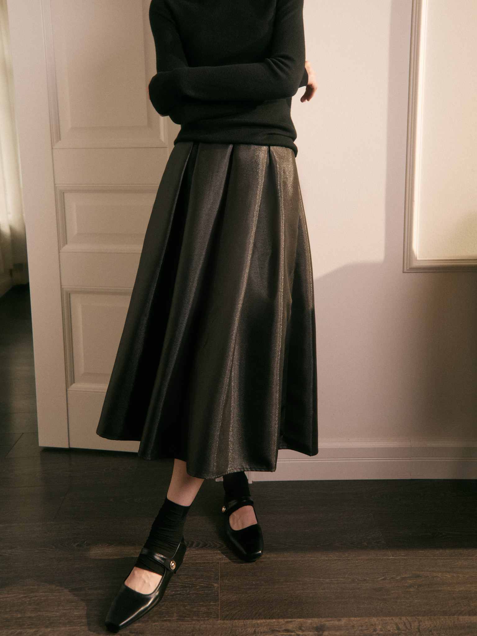 Flared maxi skirt with large pleats