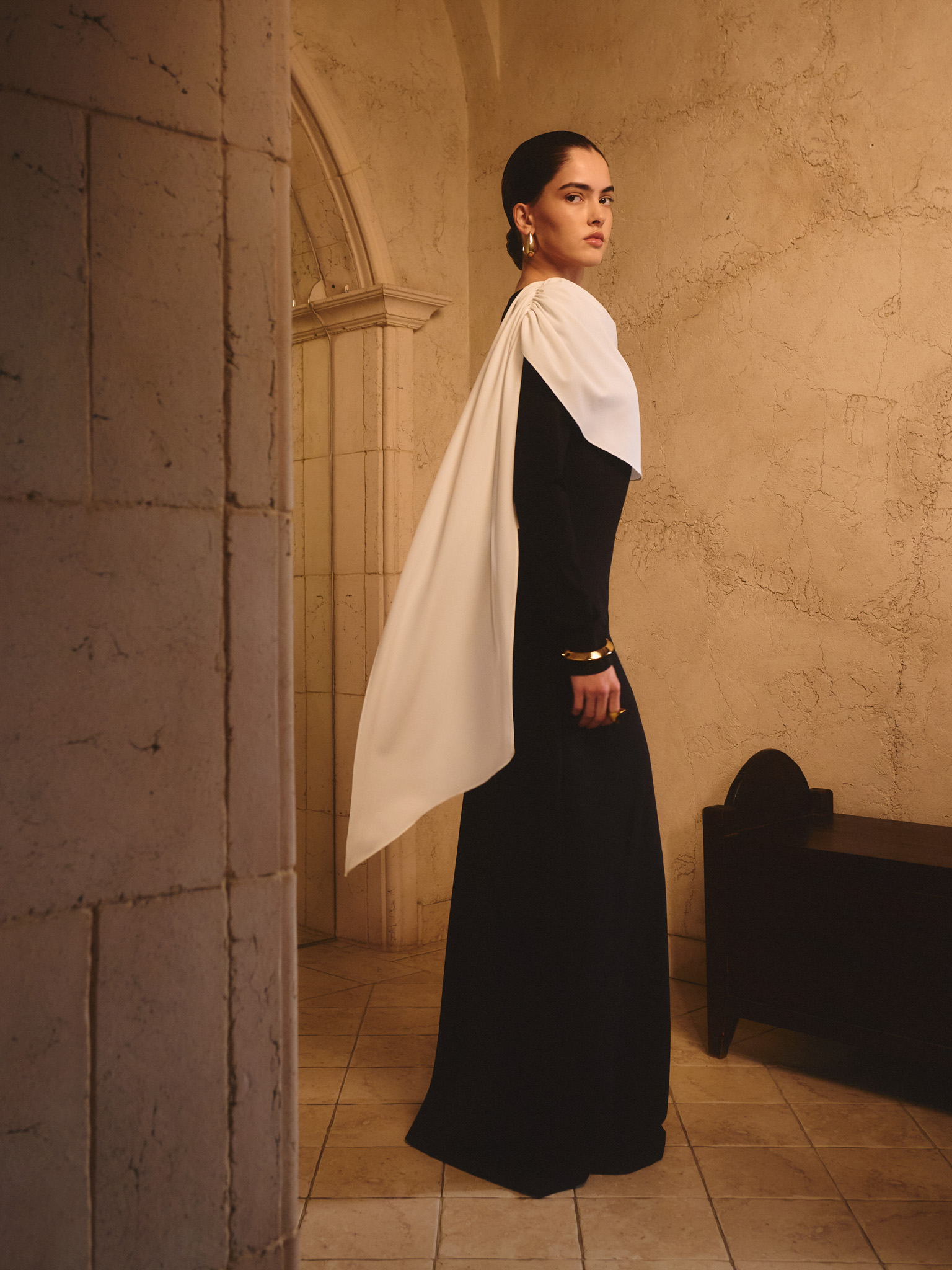 Maxi dress with contrasting draped shoulders