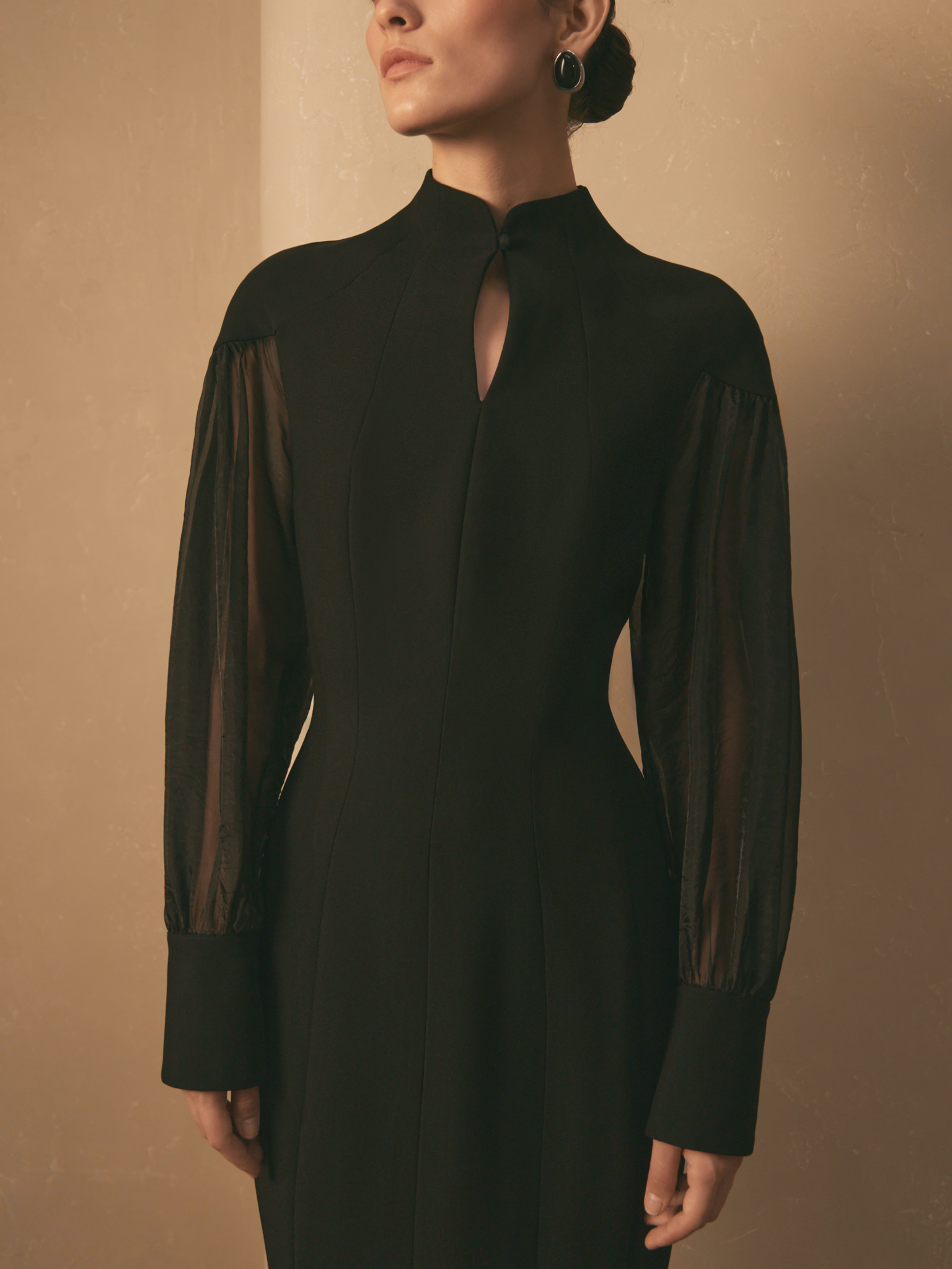 Maxi dress with semi-transparent puff sleeves