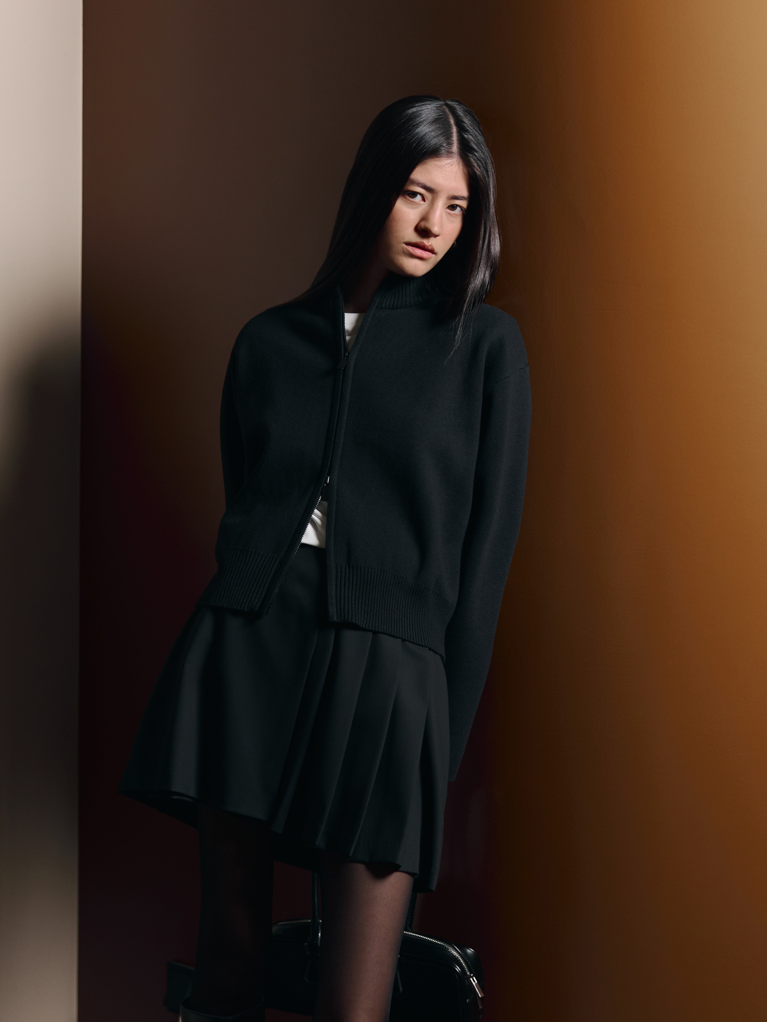 Loose cardigan with zip fastening