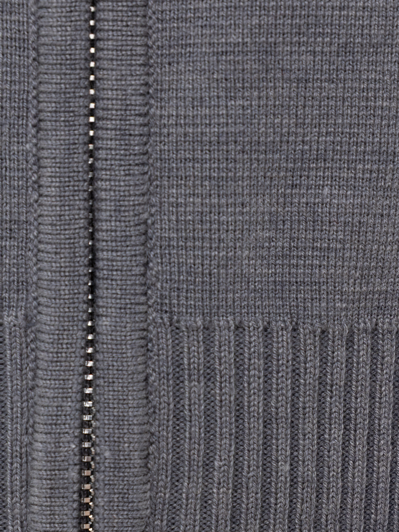 Loose cardigan with zip fastening