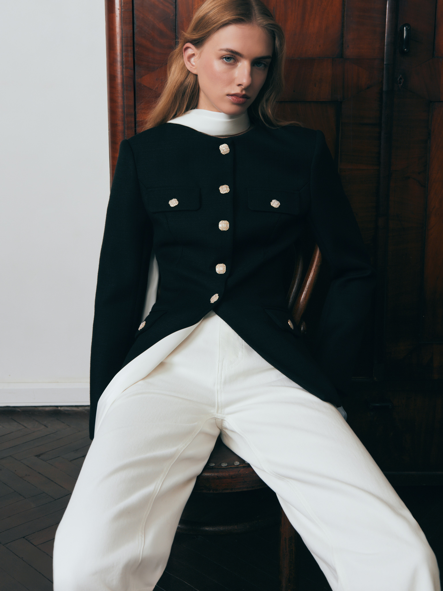 Fitted tweed jacket with rhinestone buttons :: LICHI - Online
