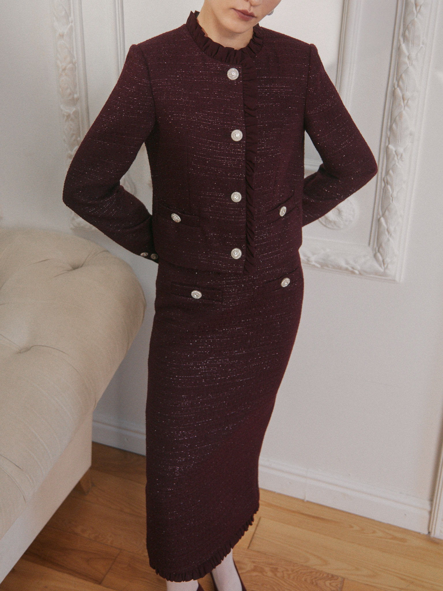 Tweedowa spódnica midi o prostym kroju z falbanami