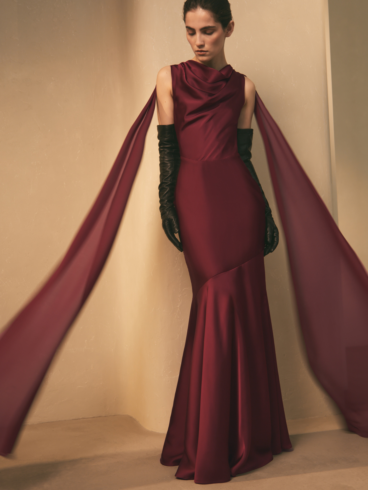 Maxi dress with ribbons on the shoulders