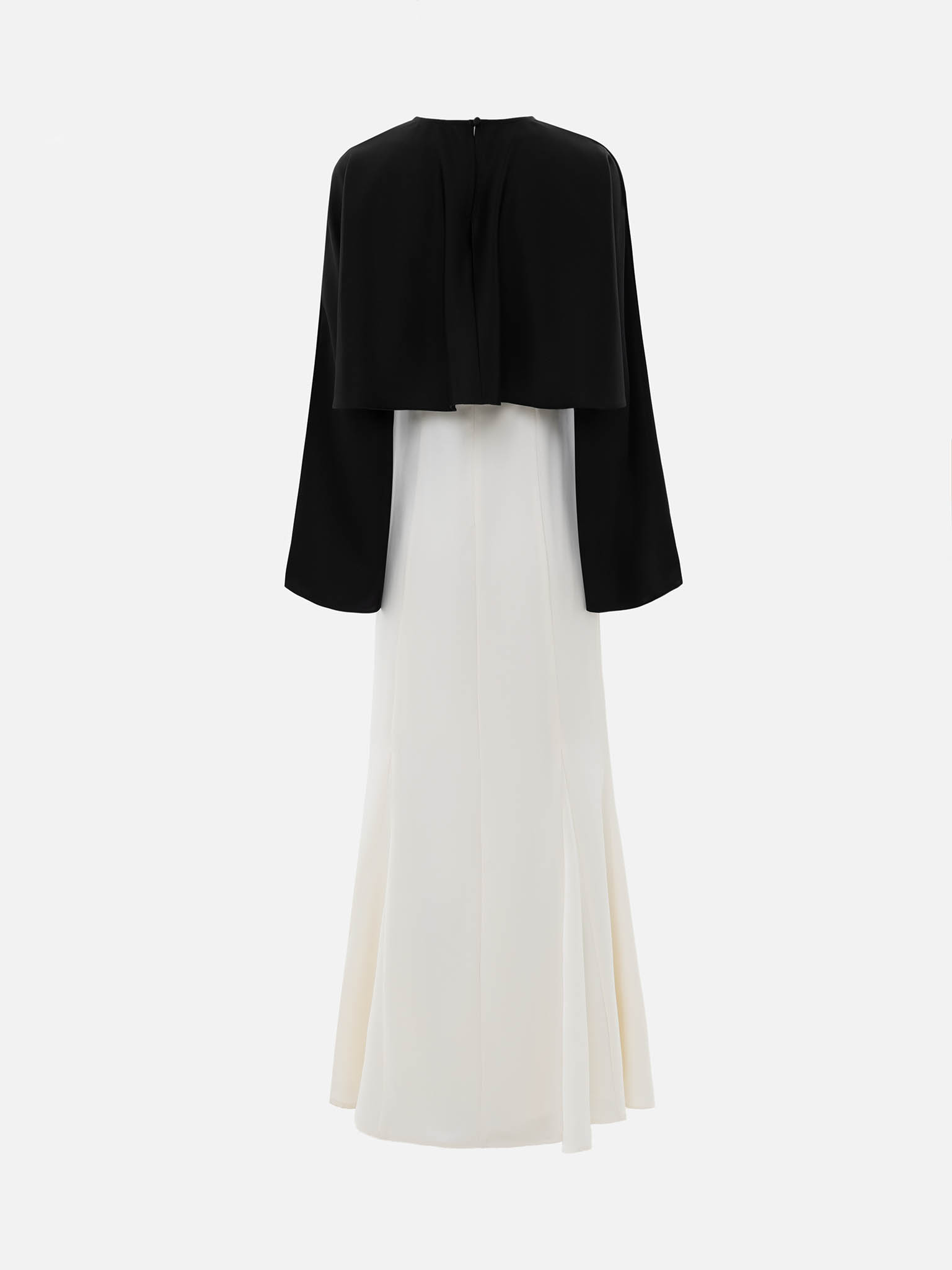 Maxi dress with voluminous cape and long sleeves