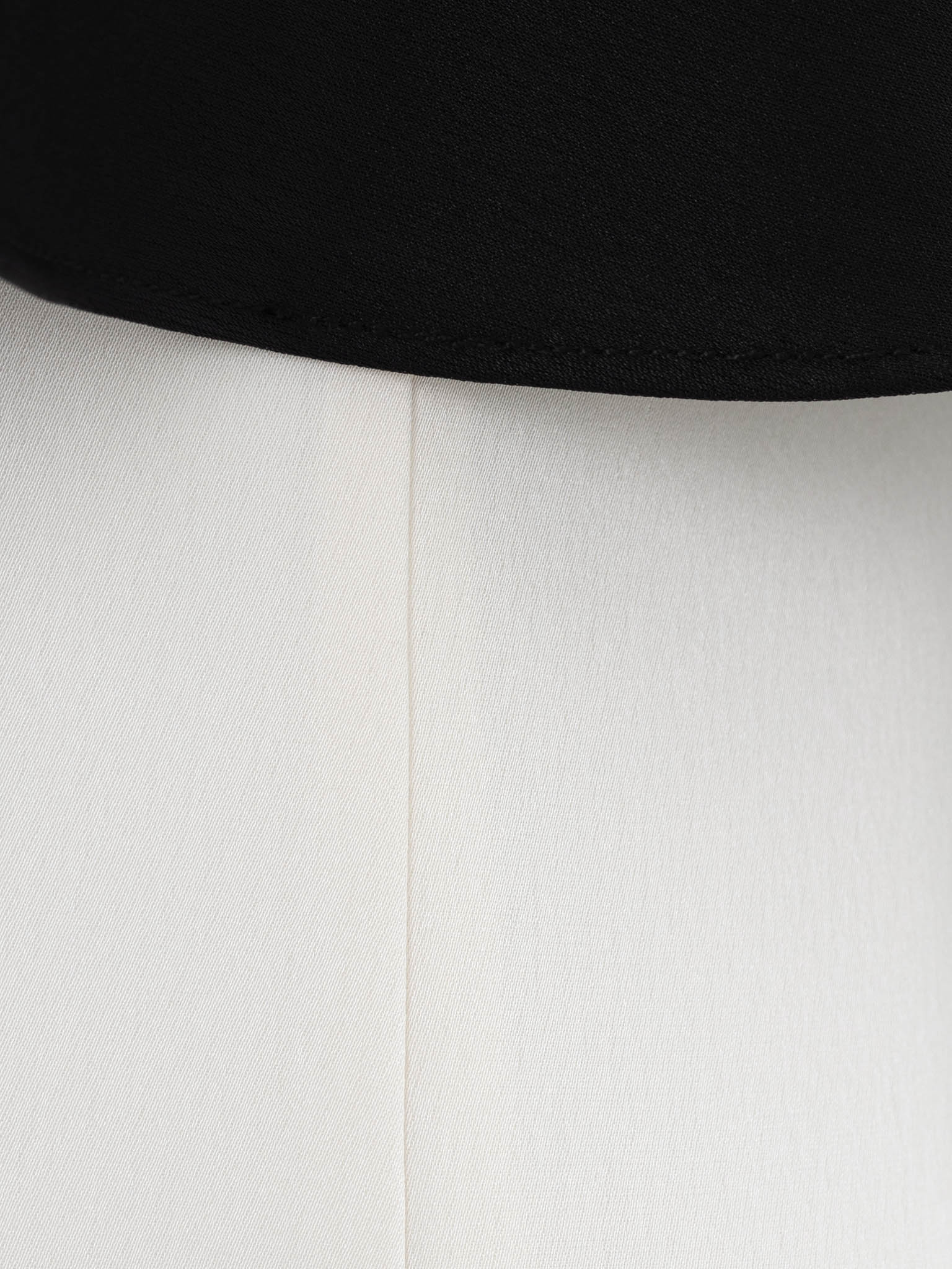 Maxi dress with voluminous cape and long sleeves