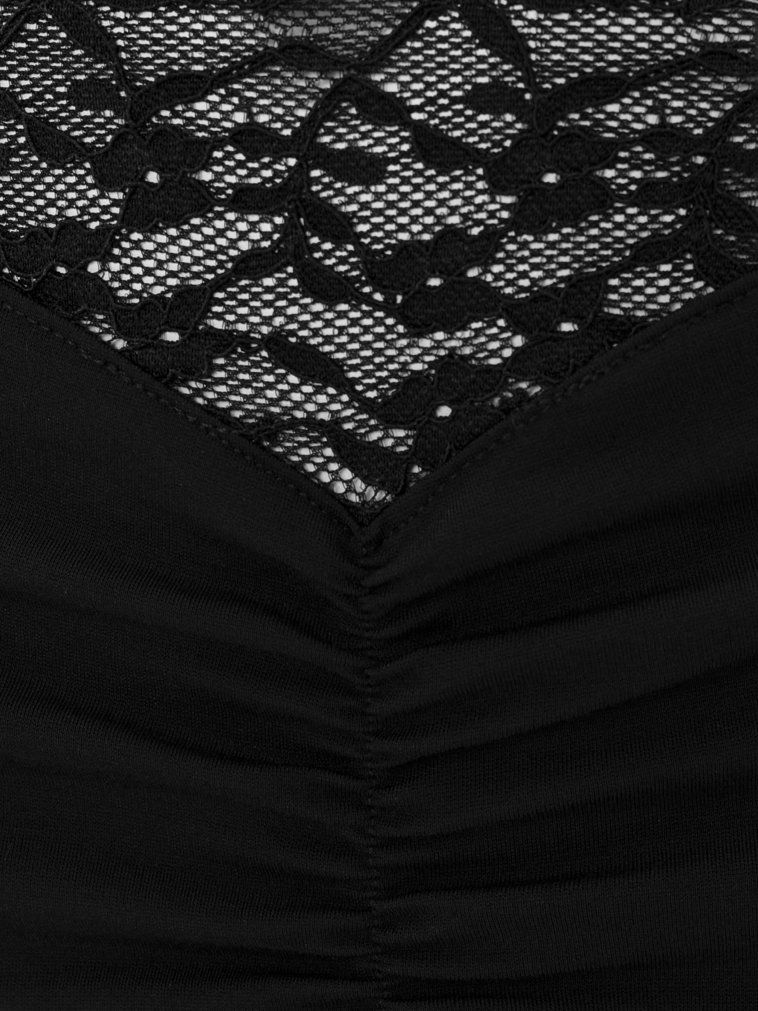 Maxi dress with lace bodice