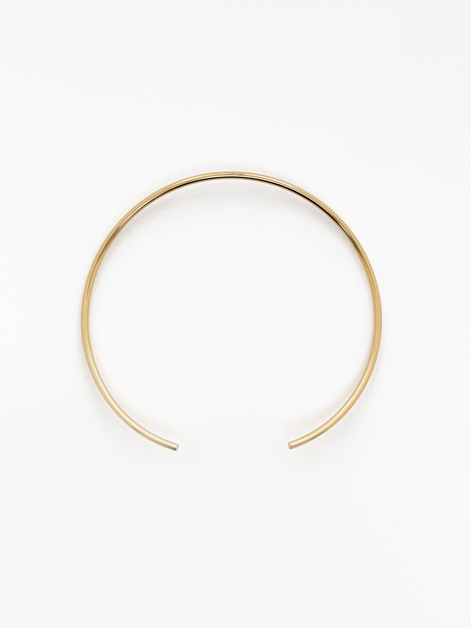 Круглое колье из гладкого металла