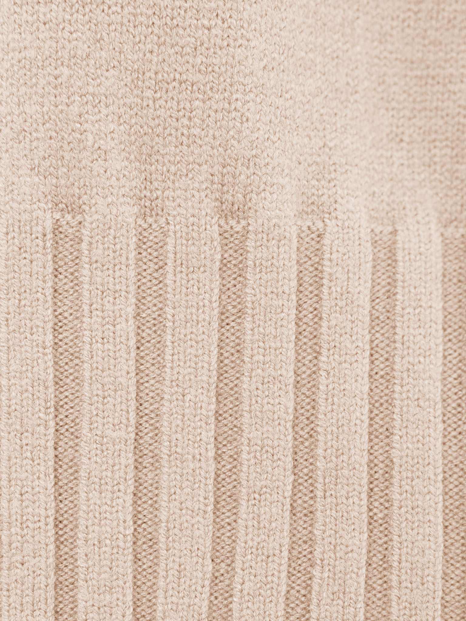 Smooth knitted cardigan with zip fastening