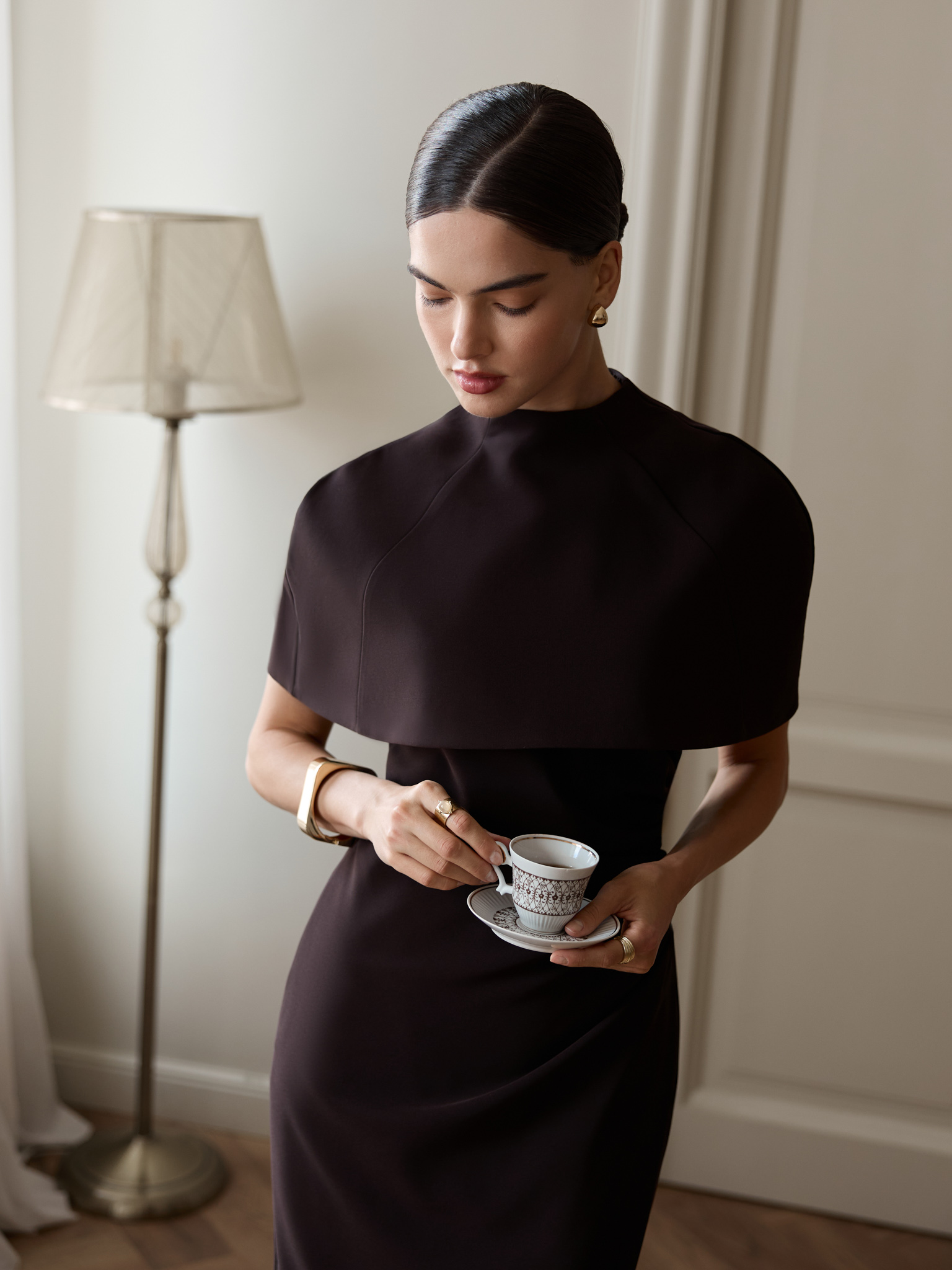 Fitted midi dress with a shoulder cape
