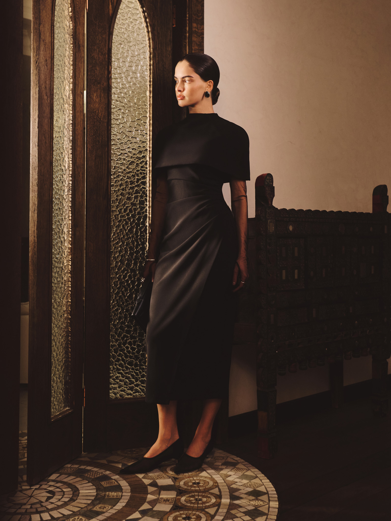 Fitted midi dress with a shoulder cape