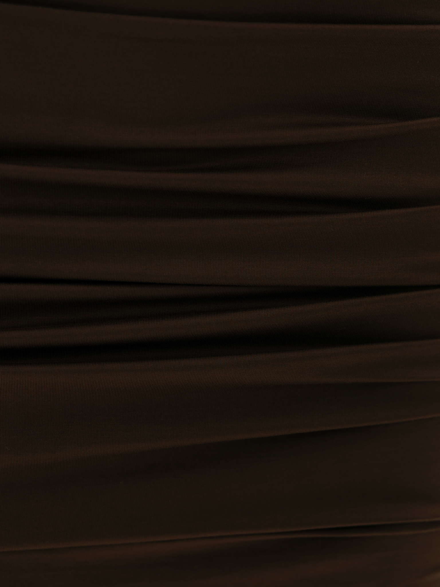 Трикотажное платье миди с асимметричной юбкой