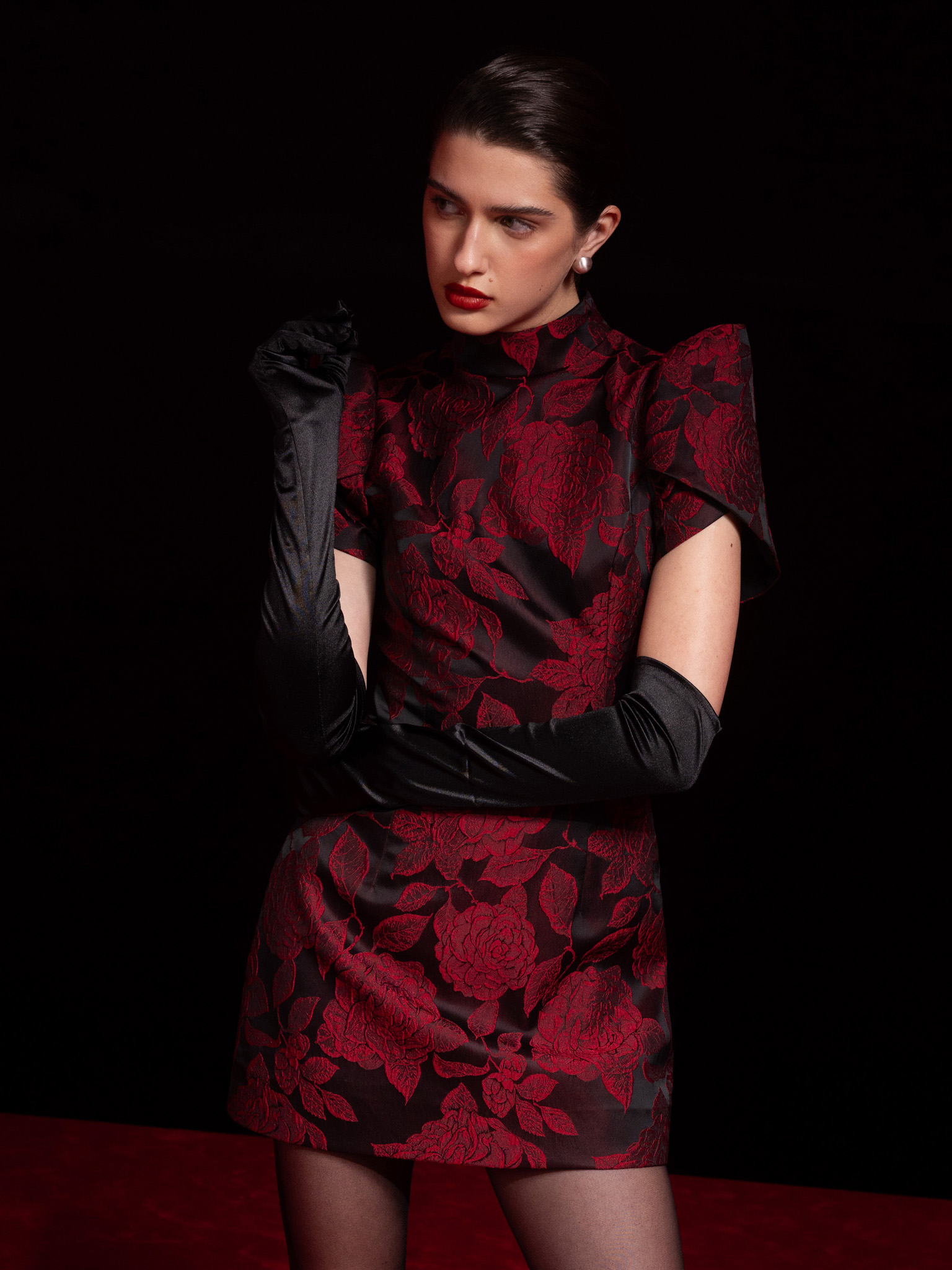Mini-robe ajustée à motif floral texturé
