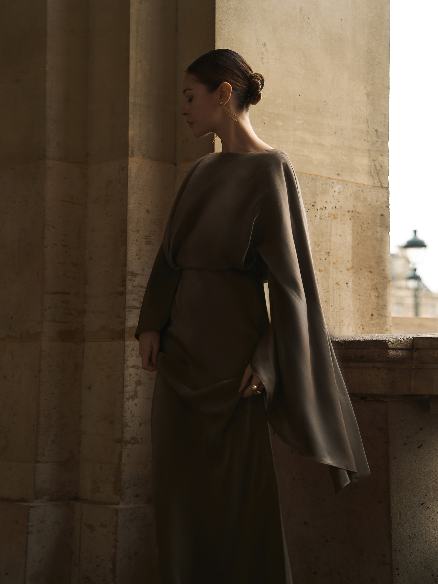 Satin maxi dress with puff sleeves