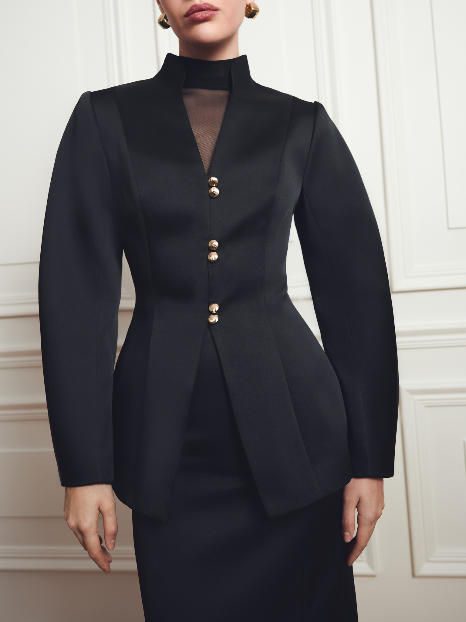 Fitted jacket with puff sleeves and gold buttons