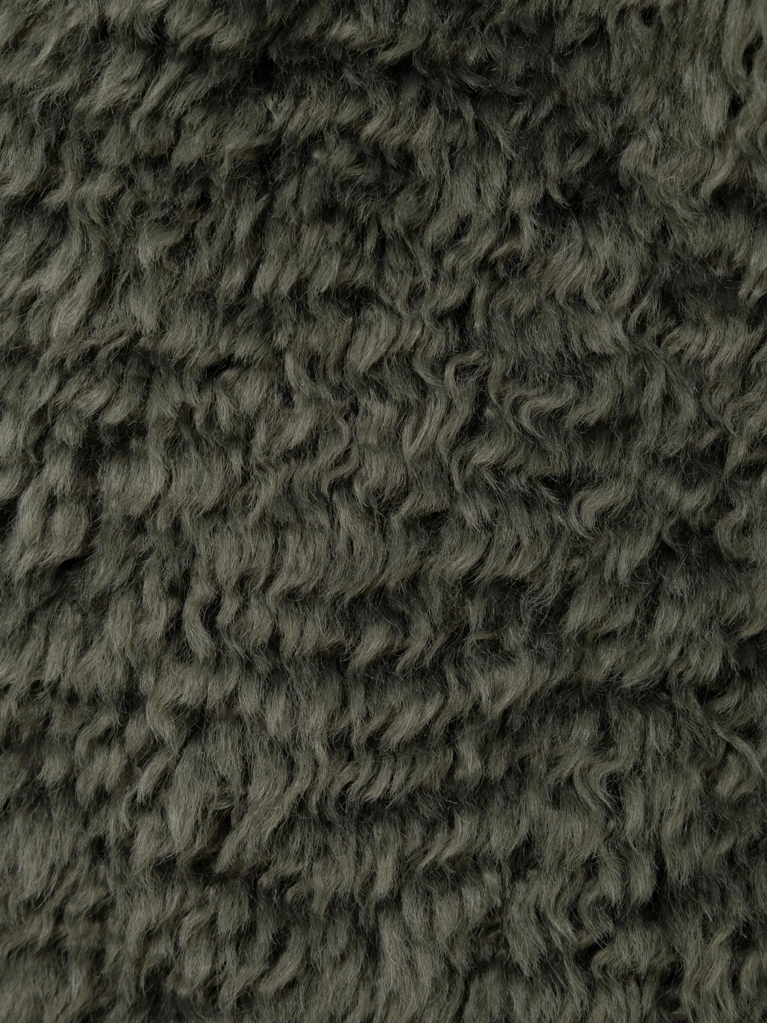 Короткая экошуба с плотным ворсом