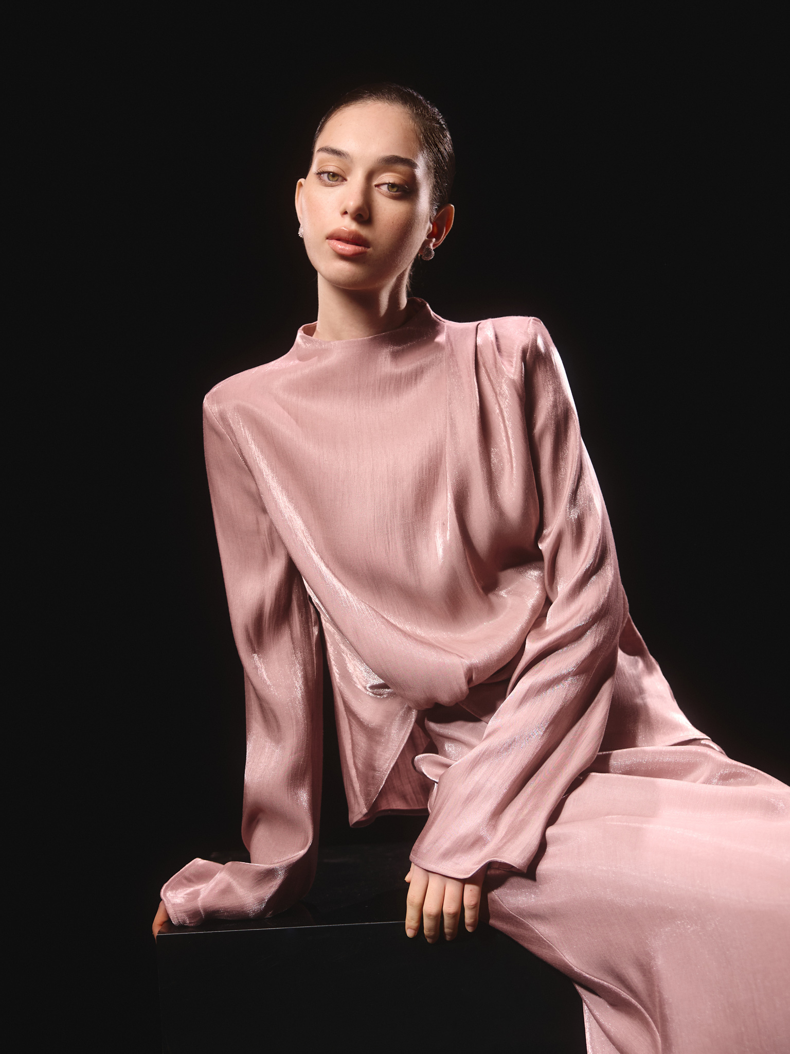 Asymmetrical blouse in shiny fabric