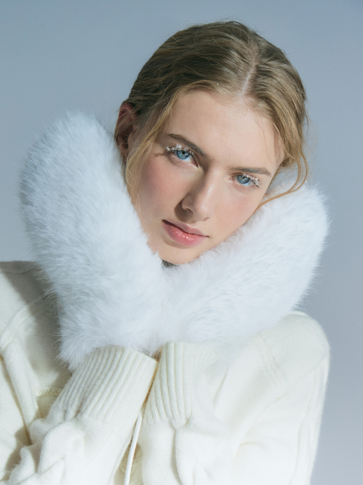 Eco-fur mittens with long pile