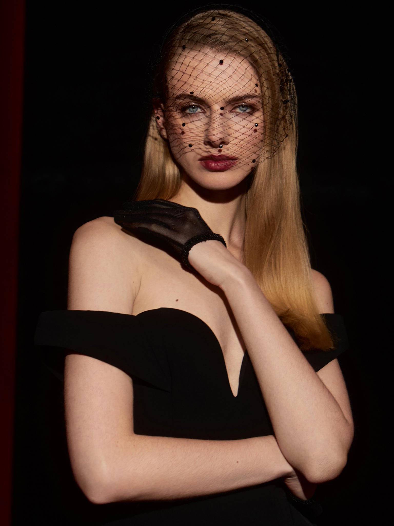 Hairband with veil-mesh