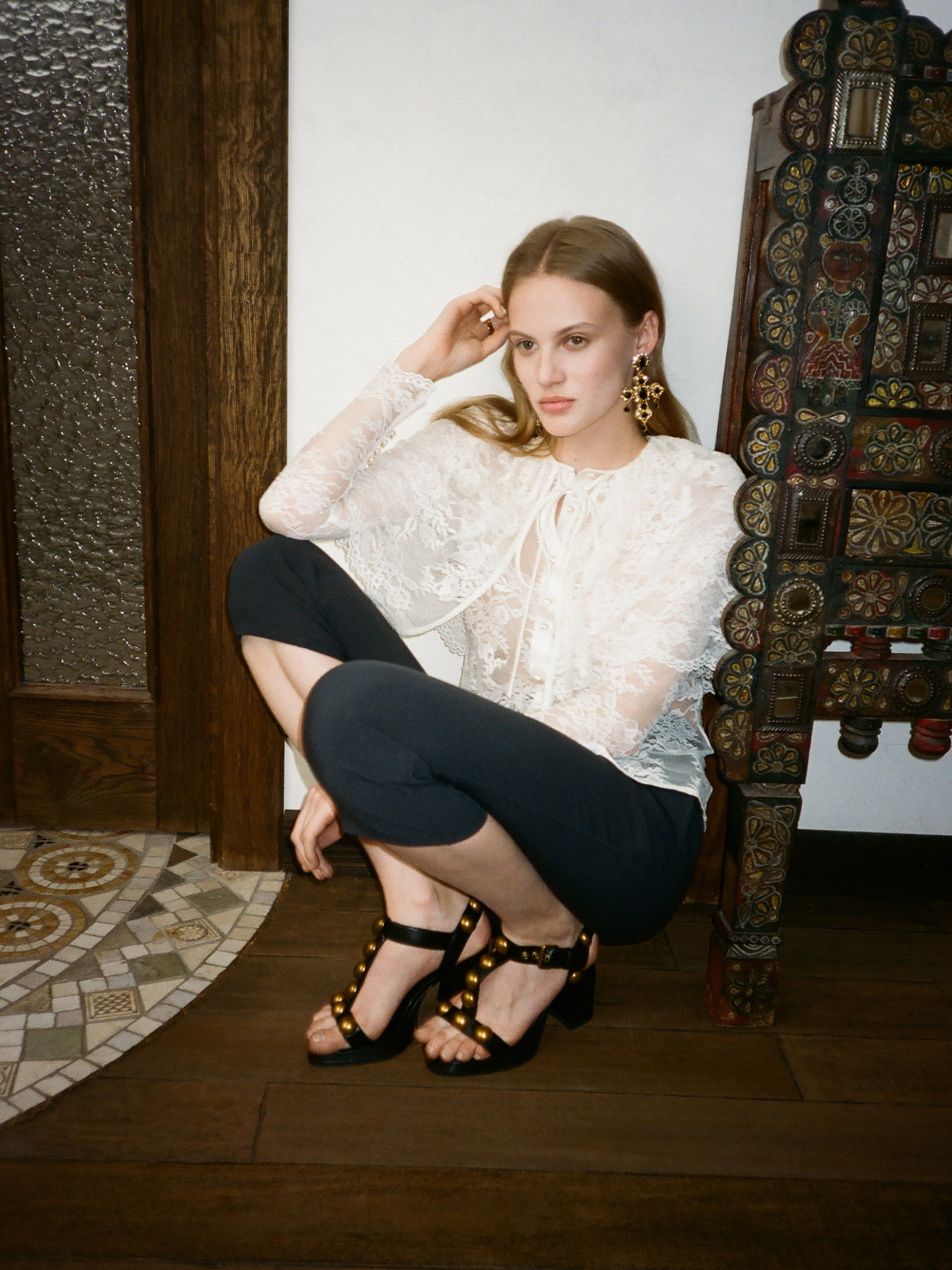 Guipure lace blouse with voluminous cape