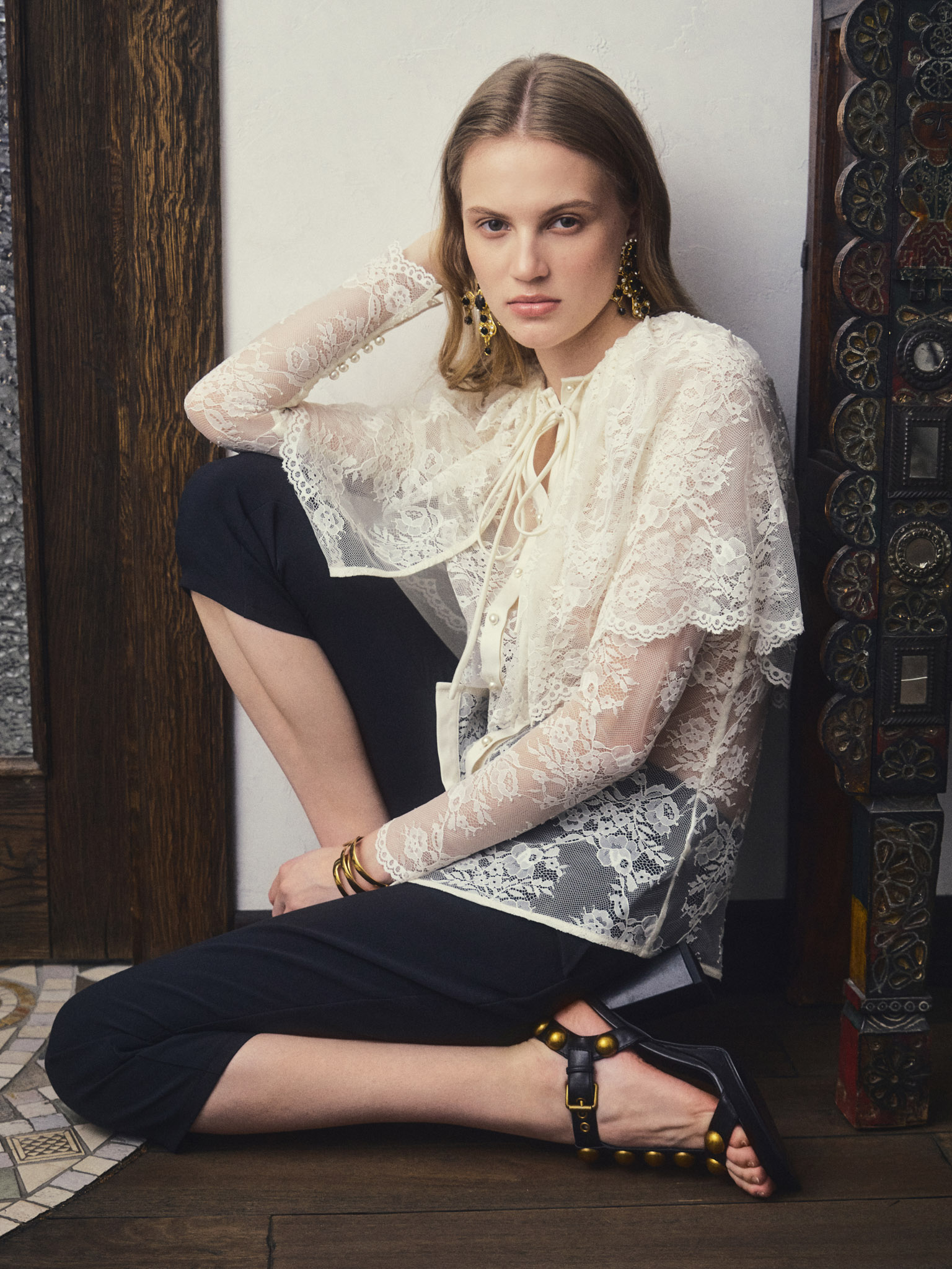 Guipure lace blouse with voluminous cape