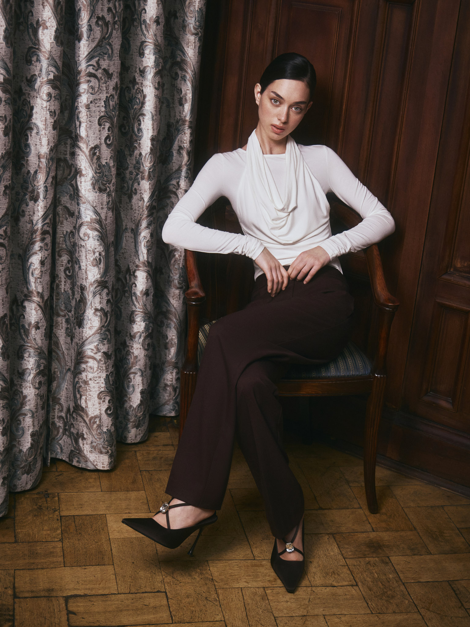 Pantalon taille basse à jambe droite