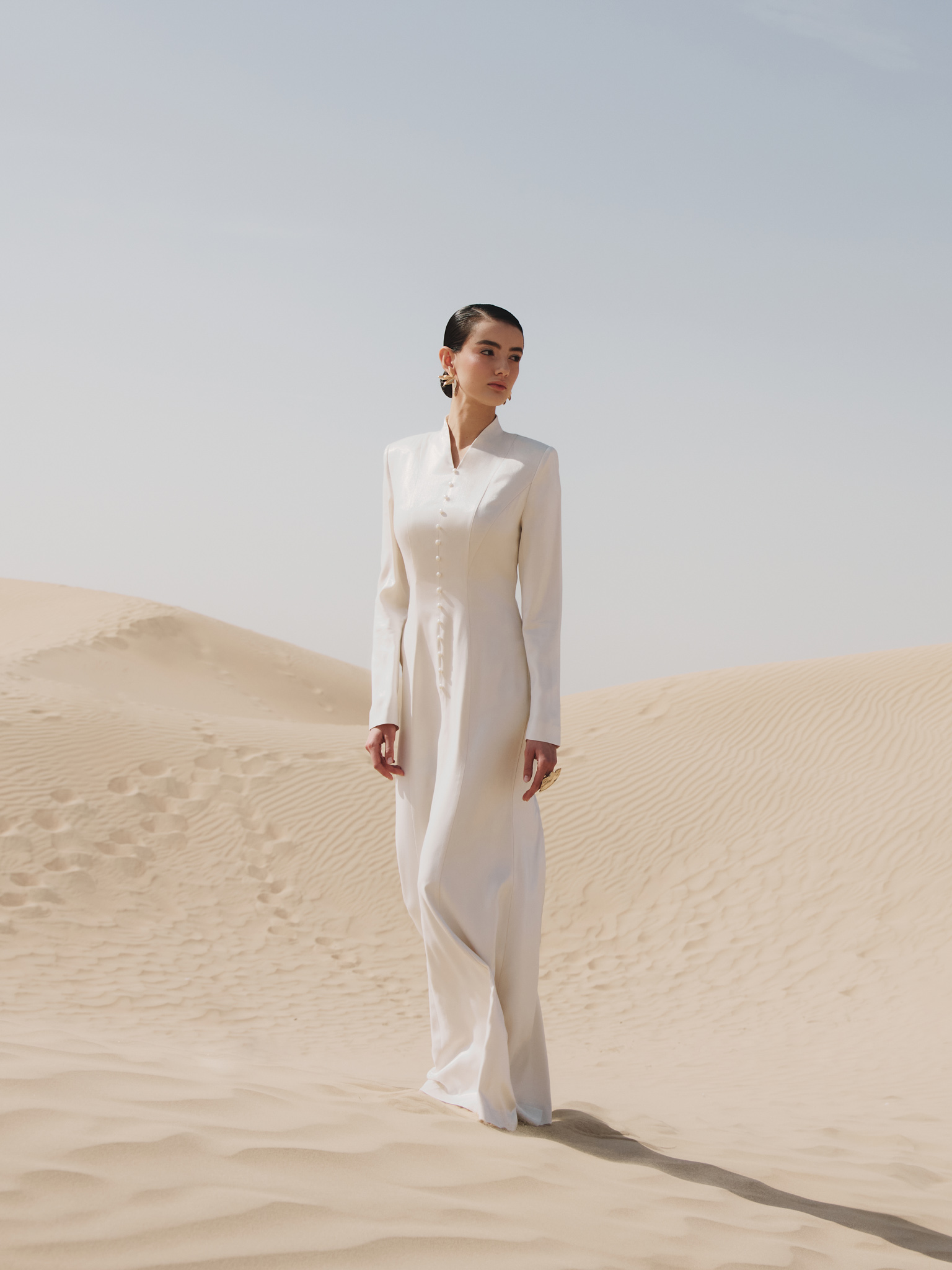 Fitted viscose maxi dress with small buttons on the bodice