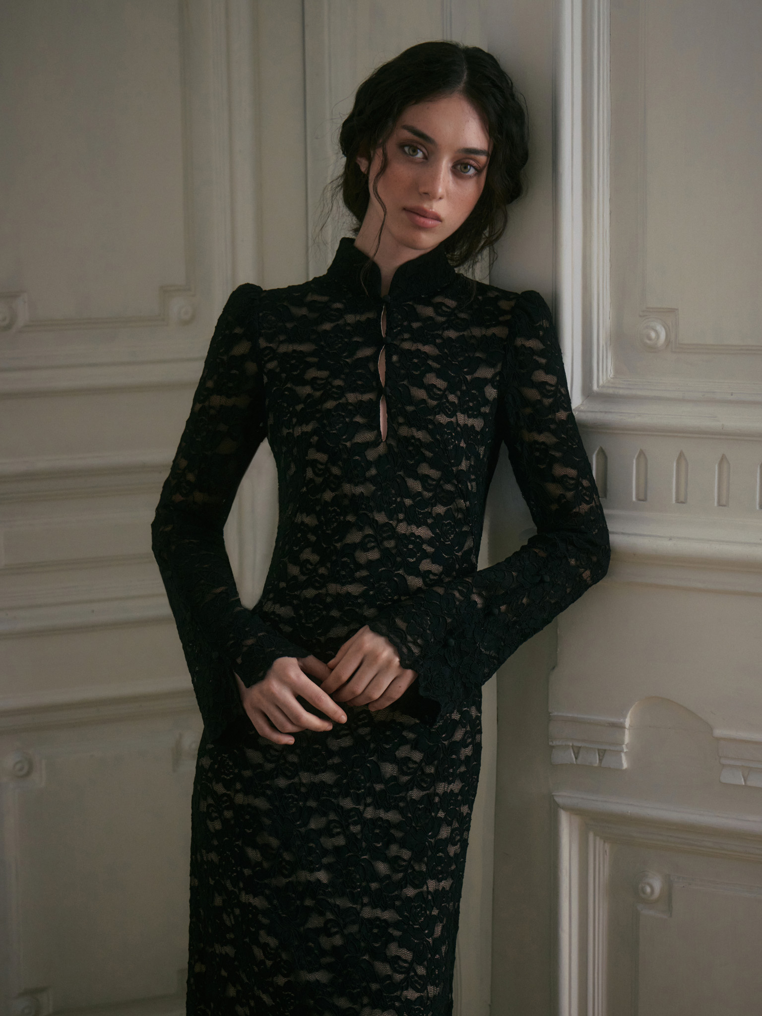 Fitted guipure midi dress