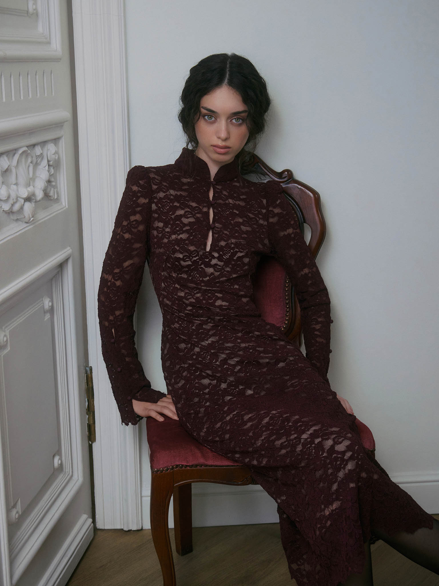 Fitted guipure midi dress