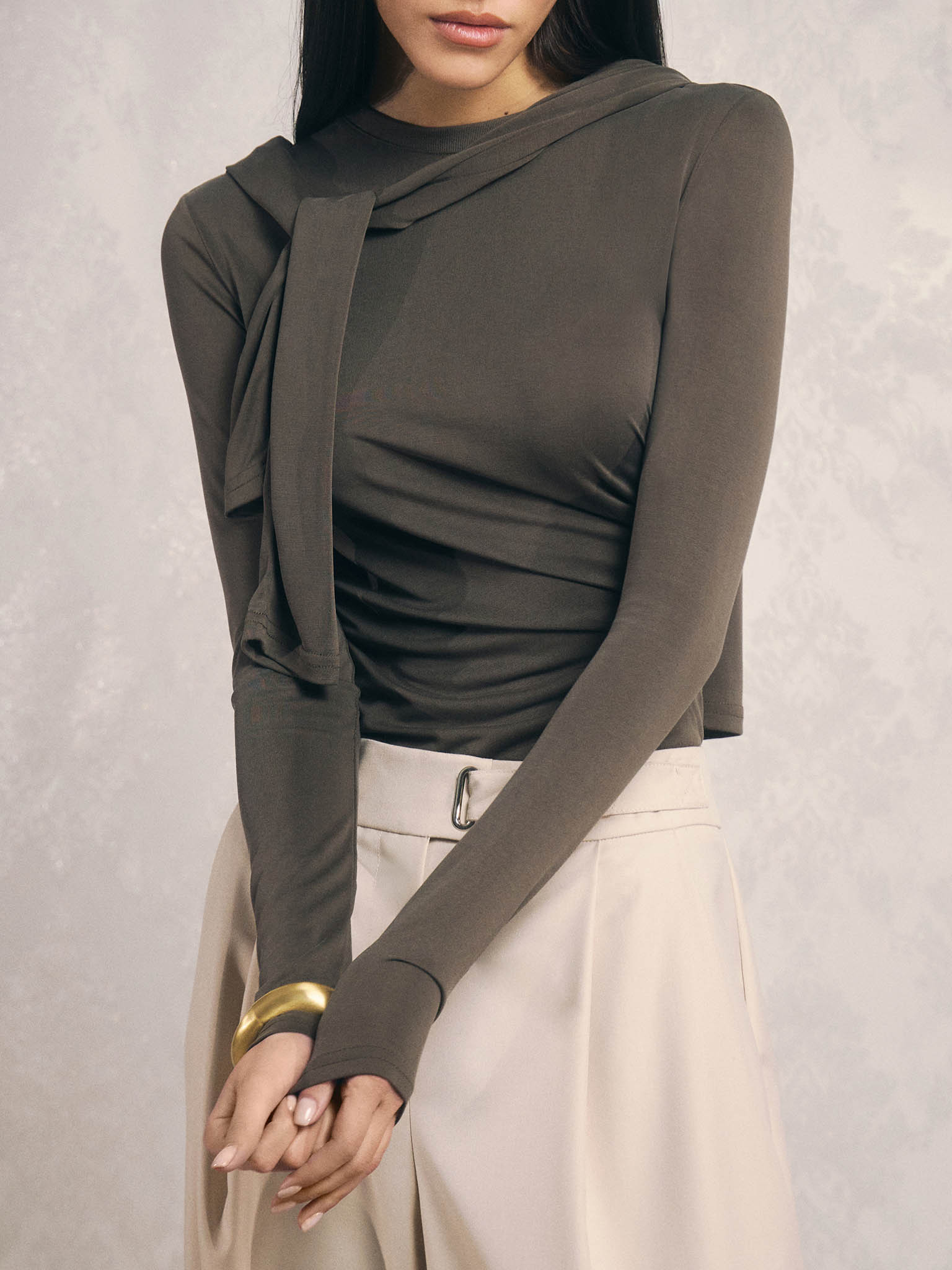 Viscose long sleeve top with draping at the waist