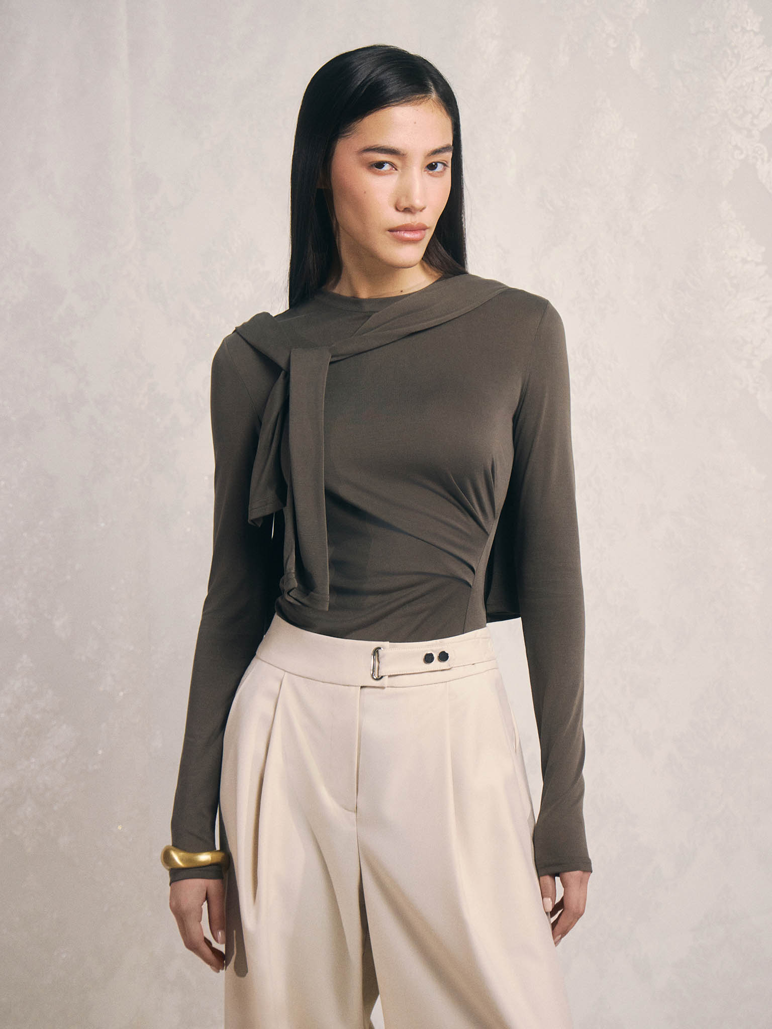 Viscose long sleeve top with draping at the waist