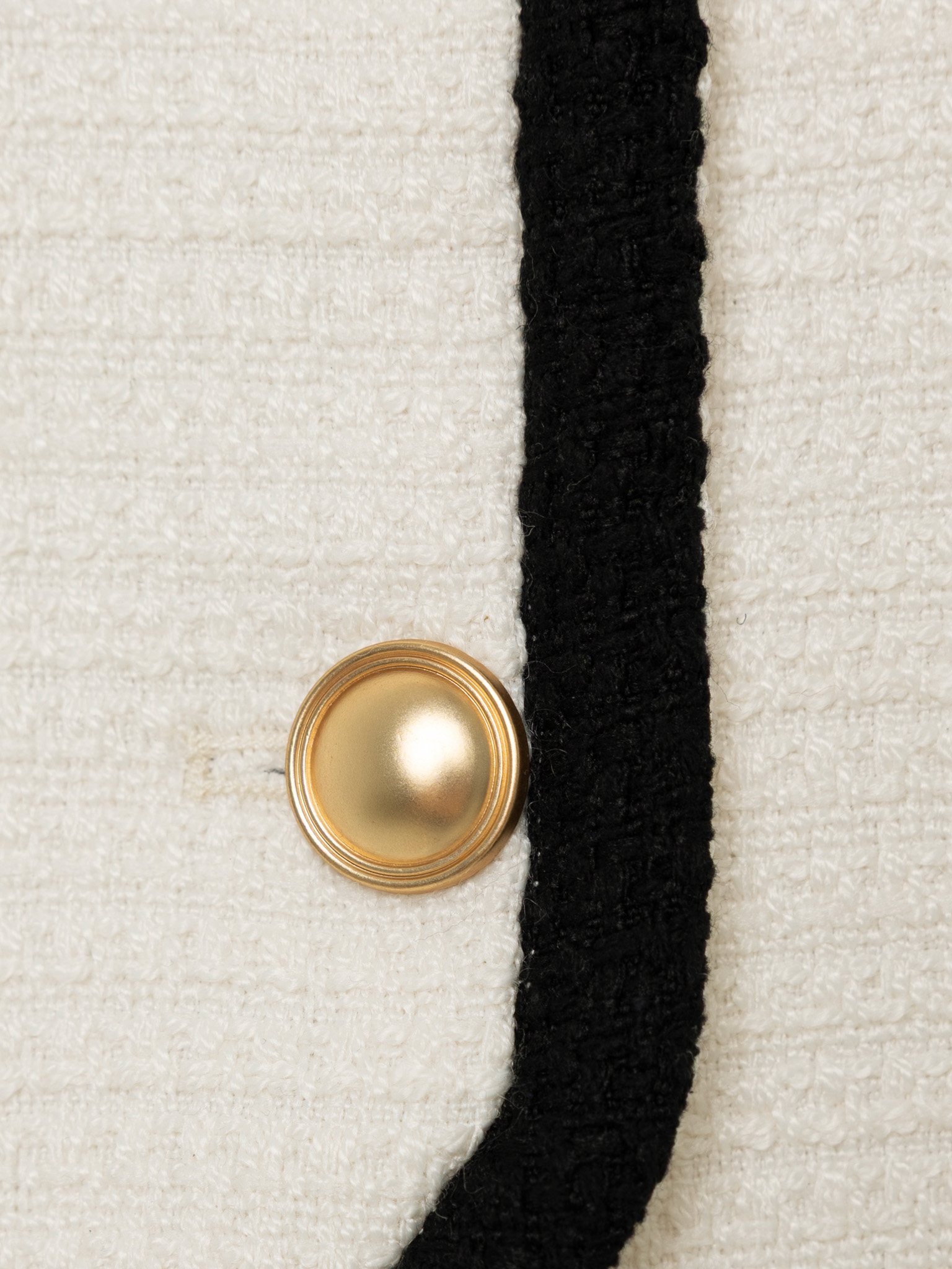 Short-sleeved tweed jacket with contrasting trim