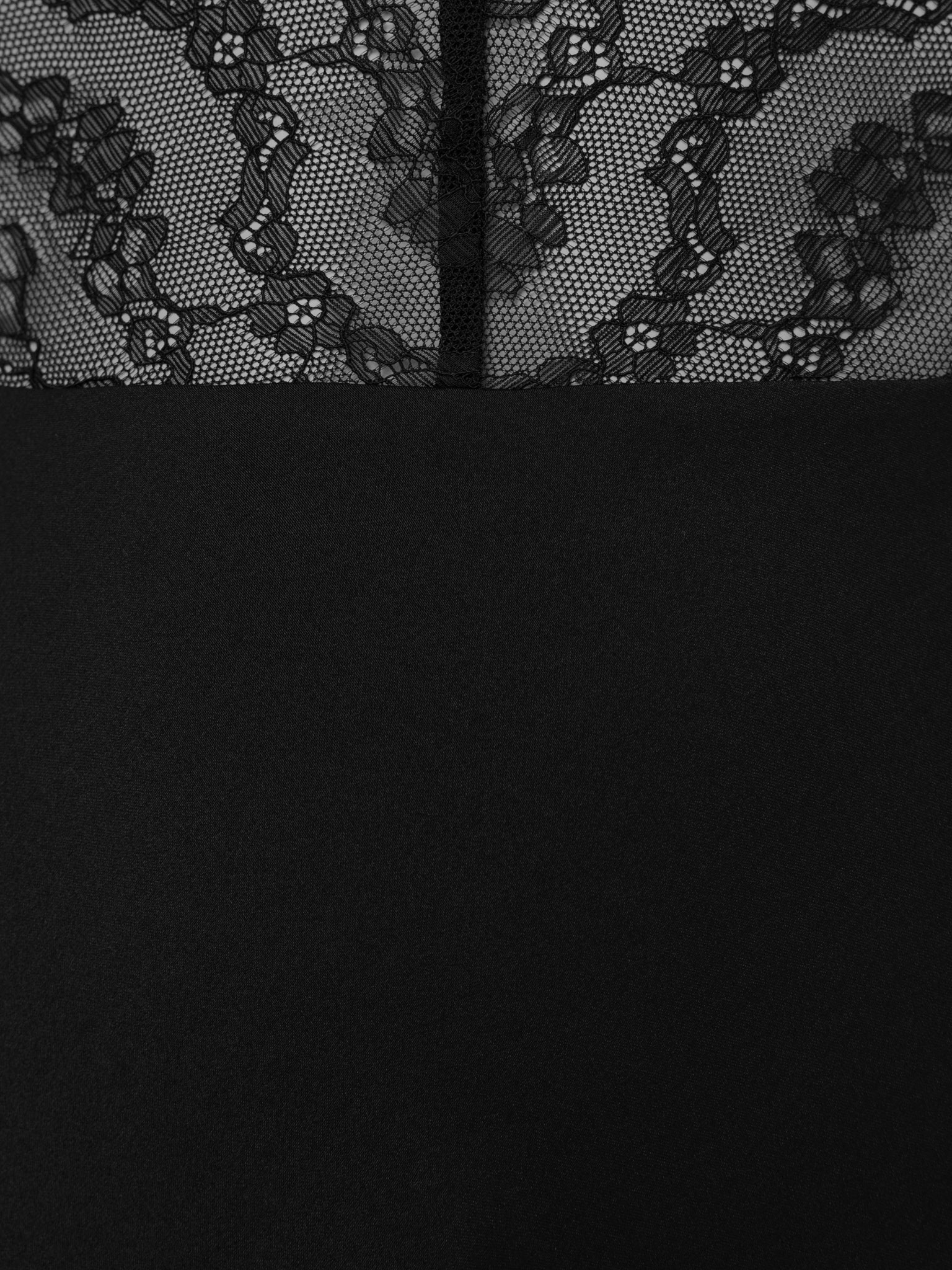 Maxi dress with straps and lace insert on the bodice