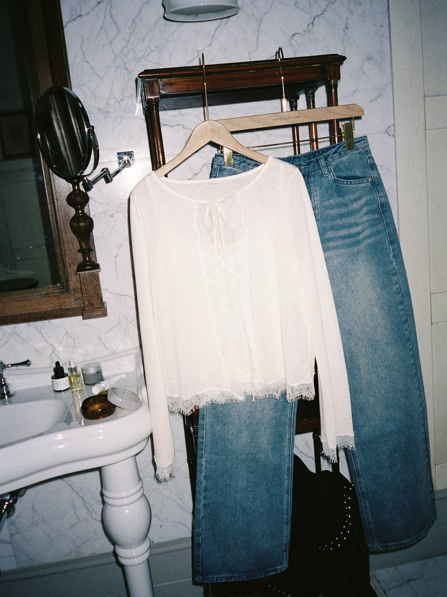 Jersey cardigan with lace trim and ties