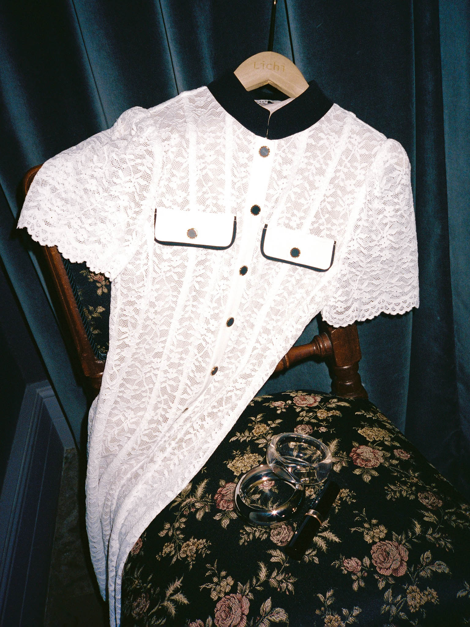zara lace dress with jewel button ZARA Lace Dress With Jewel Button Size S