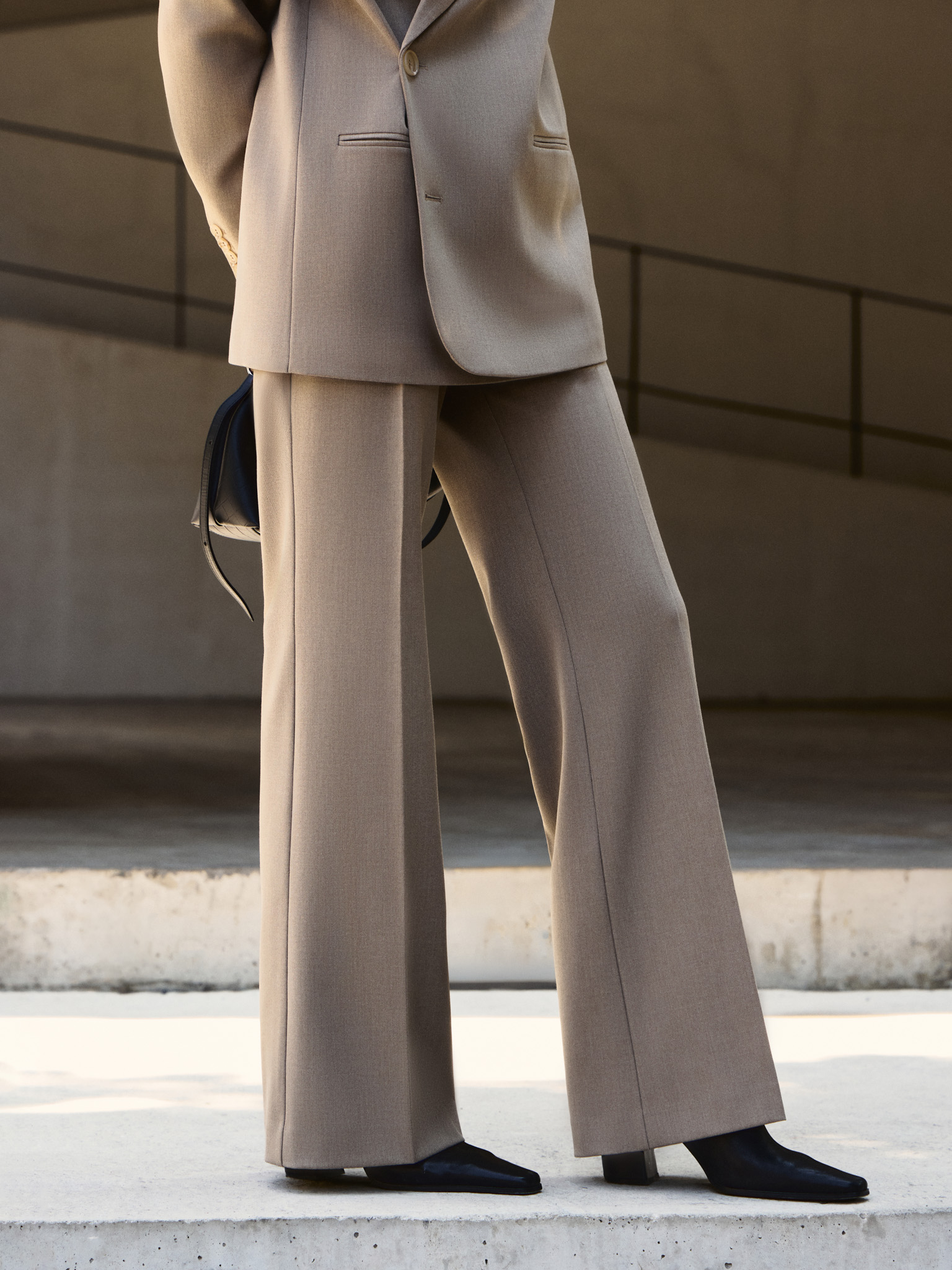 Loose suiting trousers