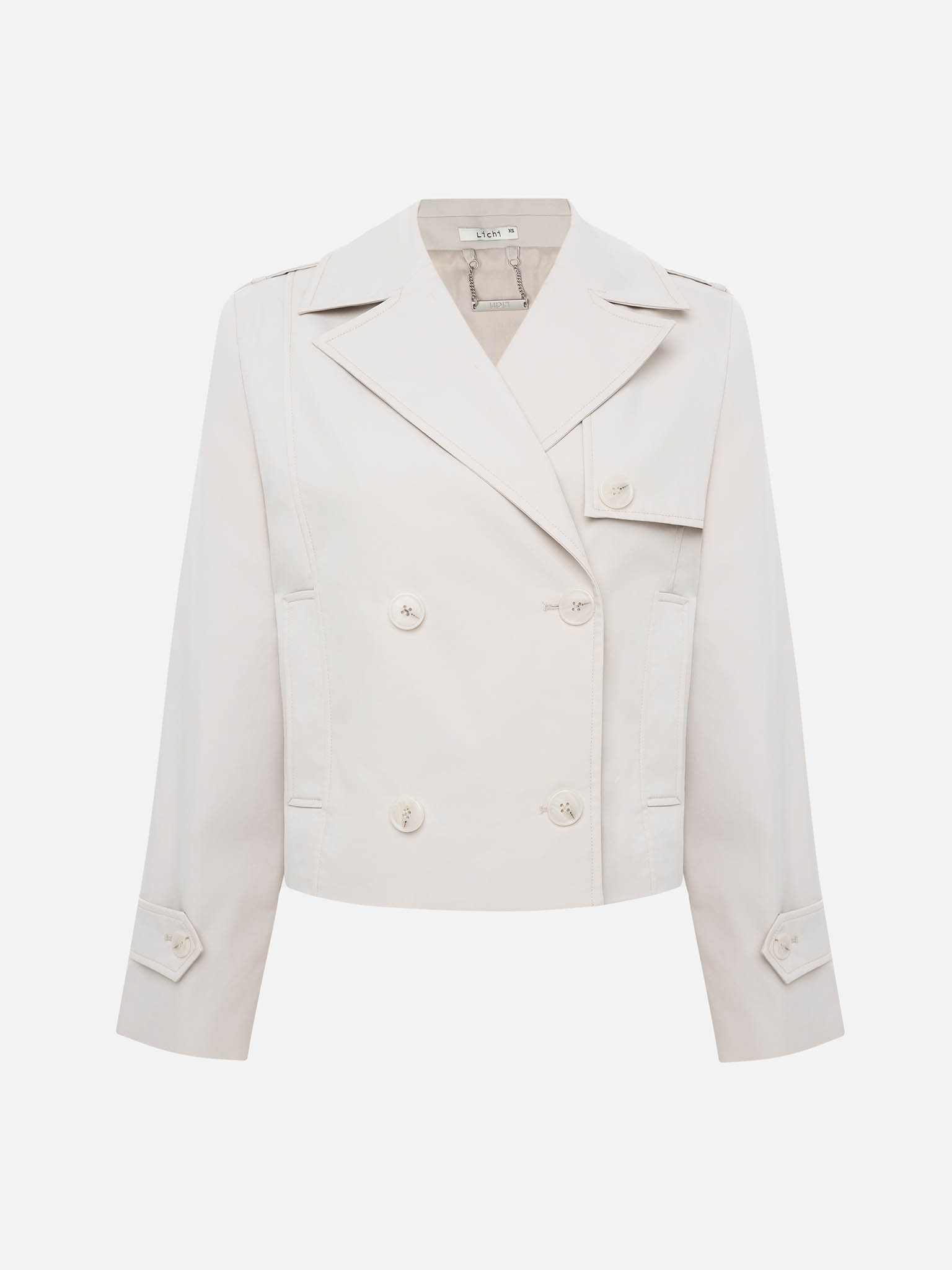 Krótki trencz o prostym kroju z szerokimi klapami