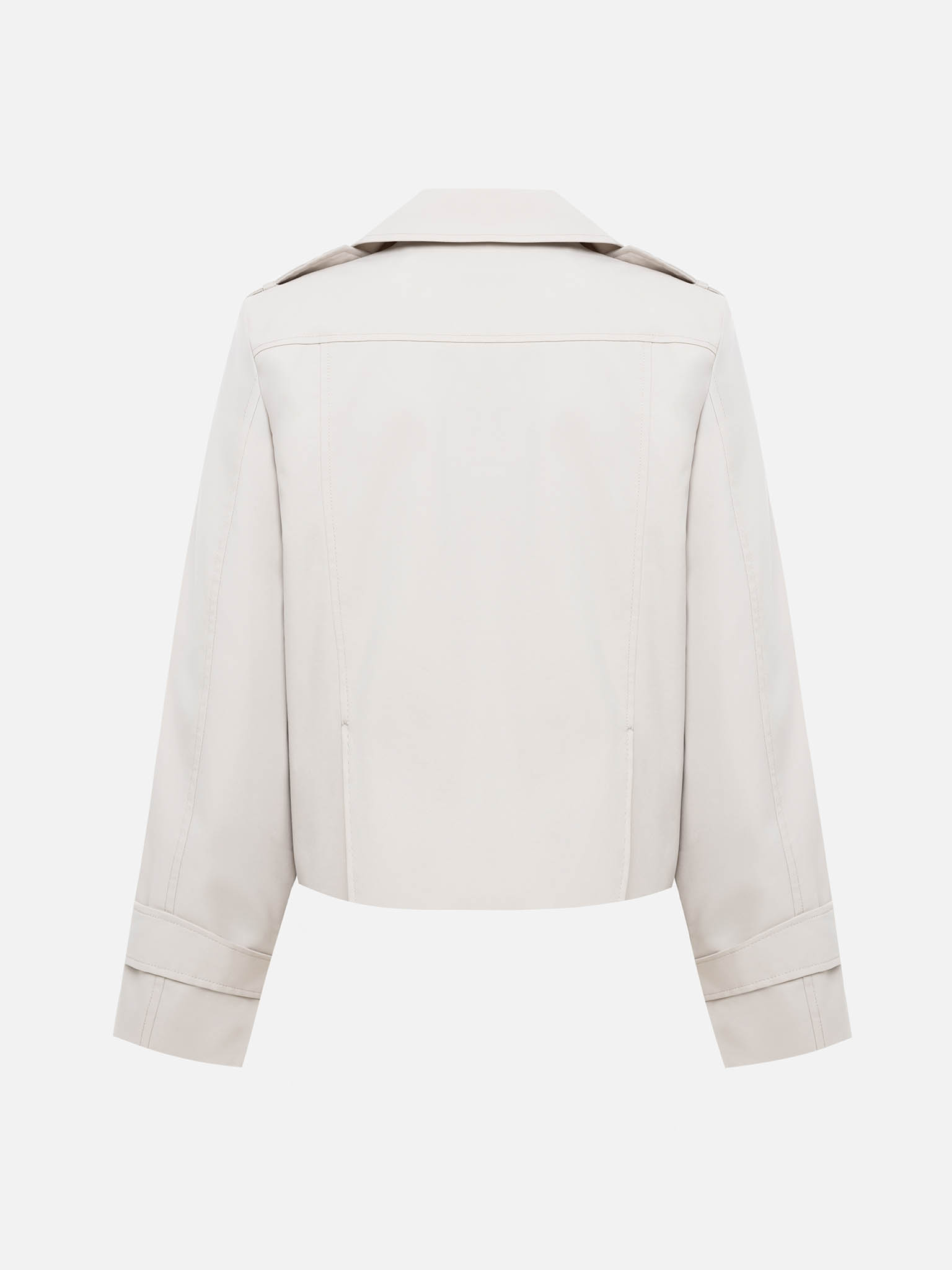 Krótki trencz o prostym kroju z szerokimi klapami