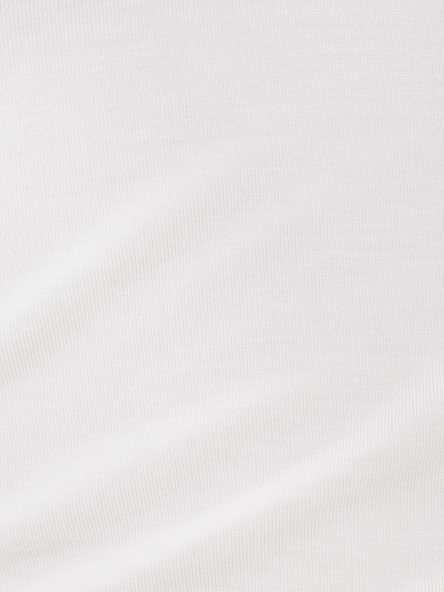 Monochrome longsleeve with lace trim