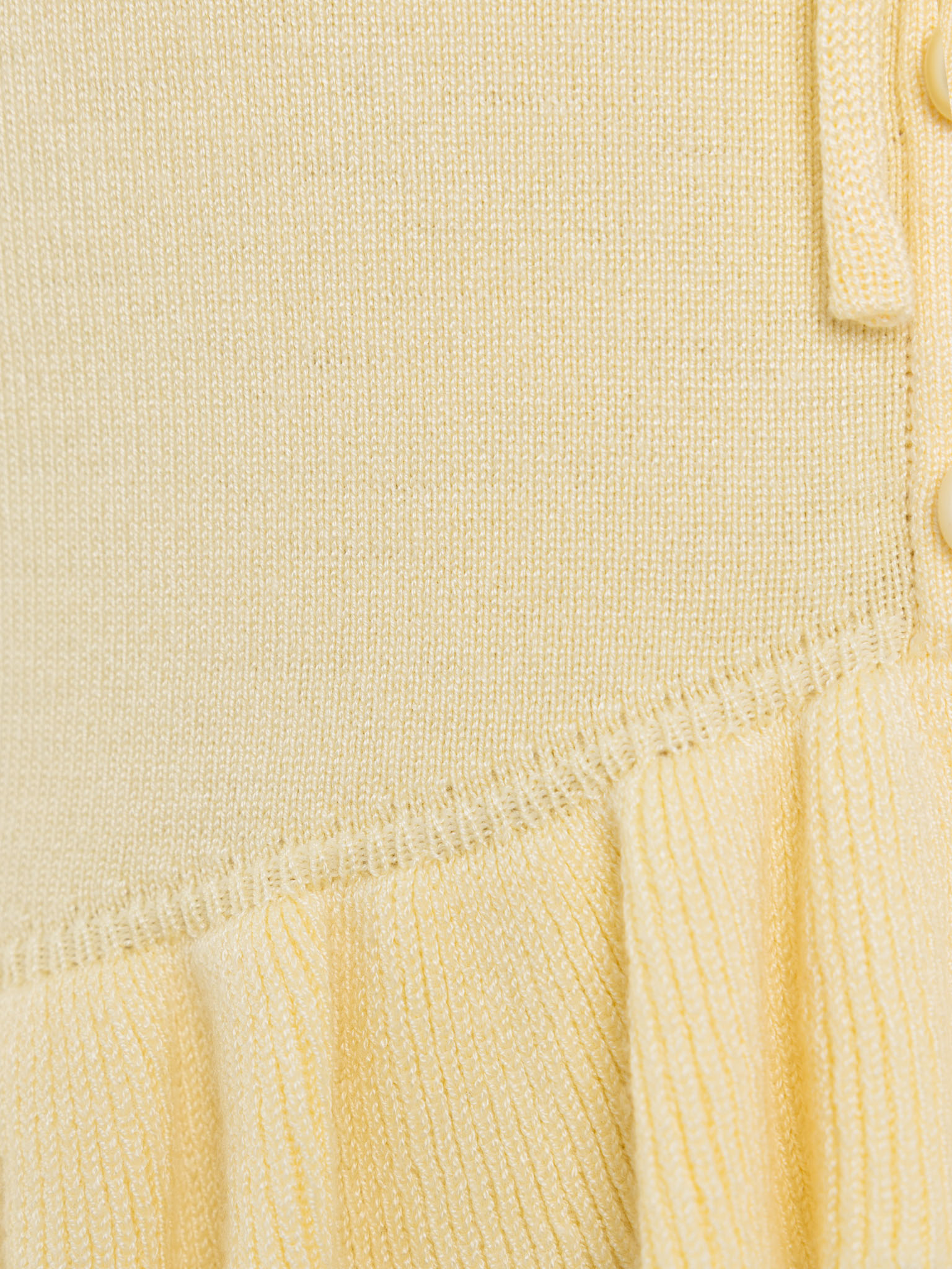 Smooth-knit cardigan with short sleeves and ruffles