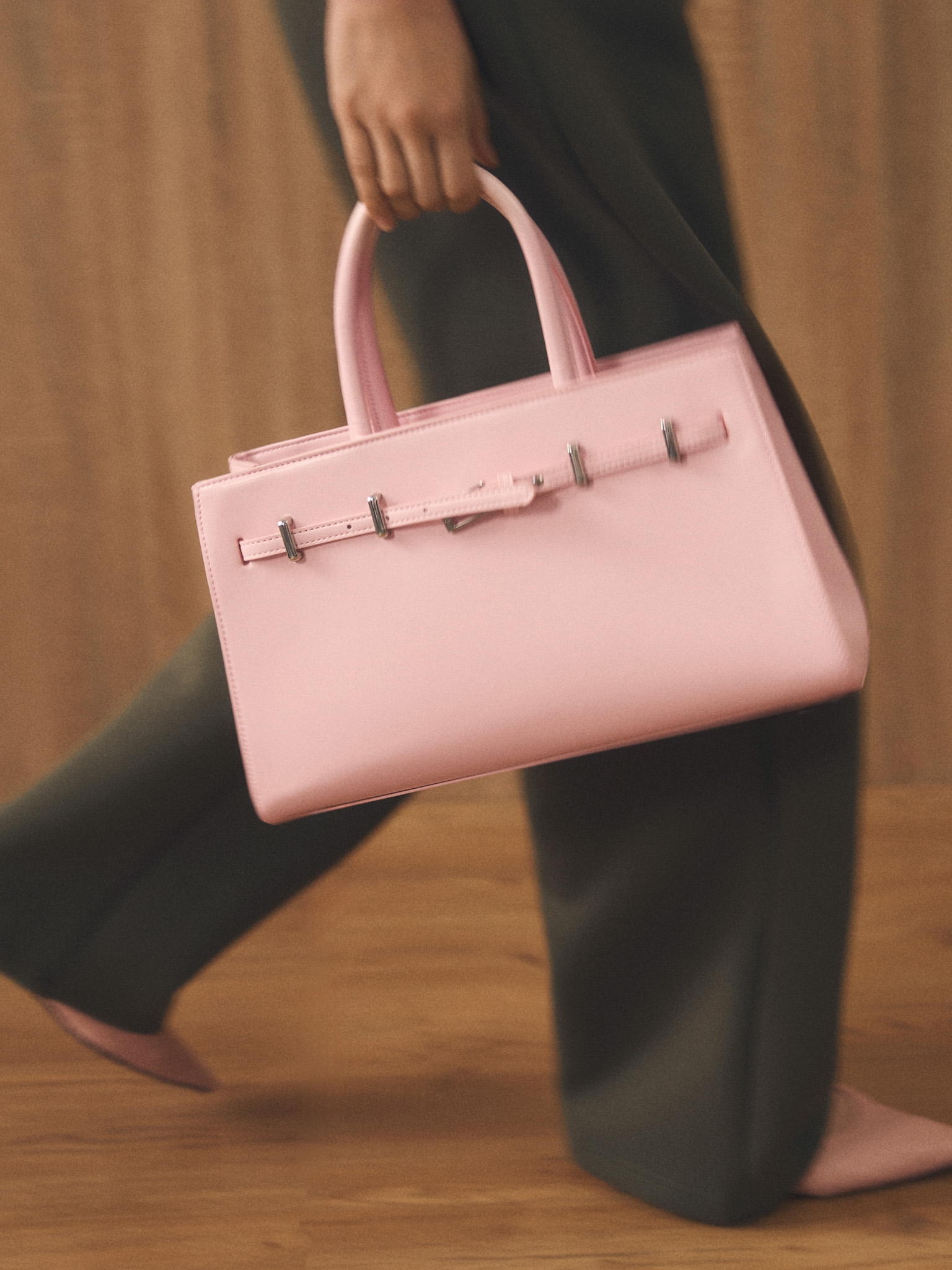 Prostokątna torba z ozdobnym paskiem