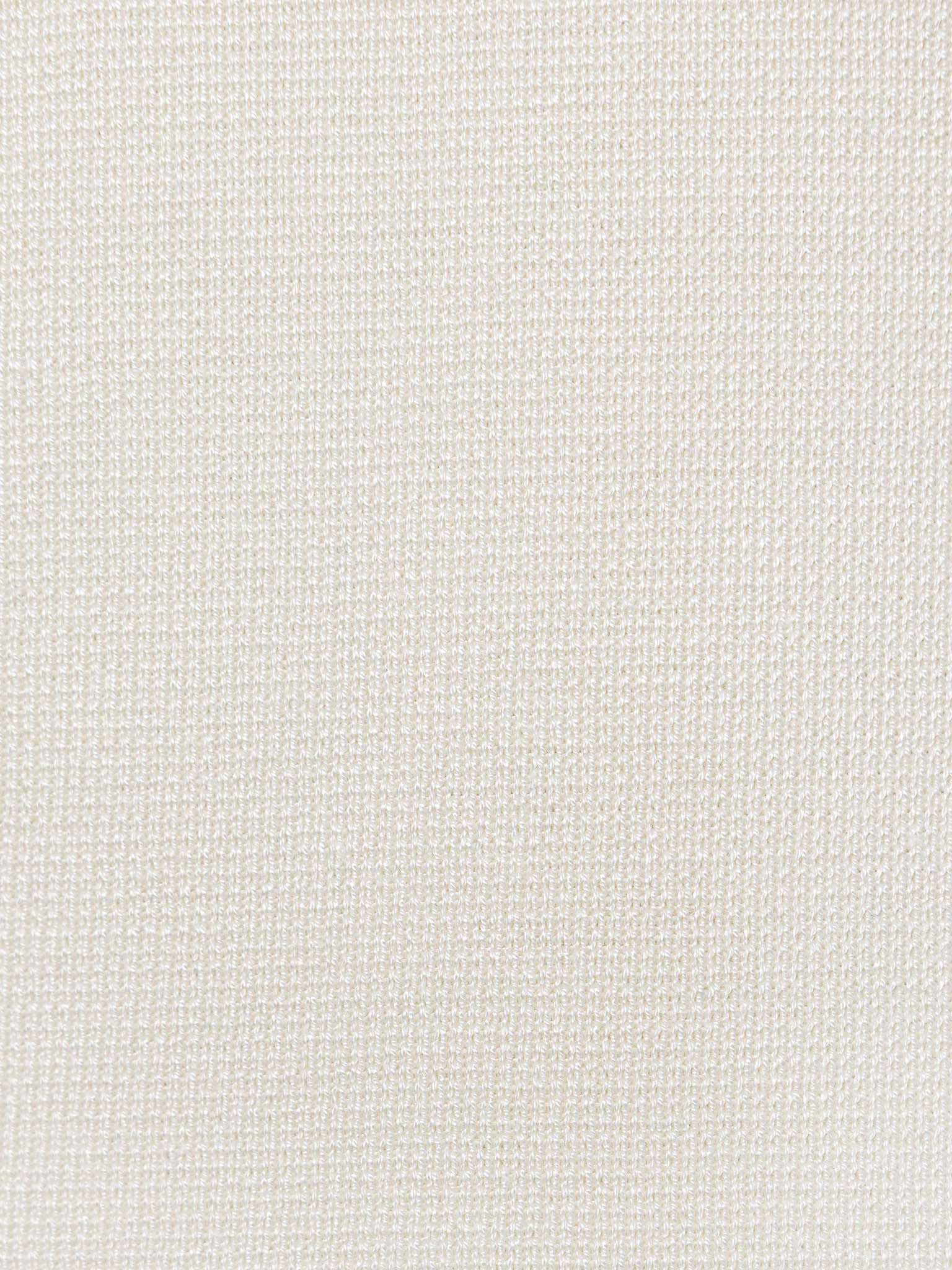 Viscose polo shirt with a turn-down collar and contrasting stitching
