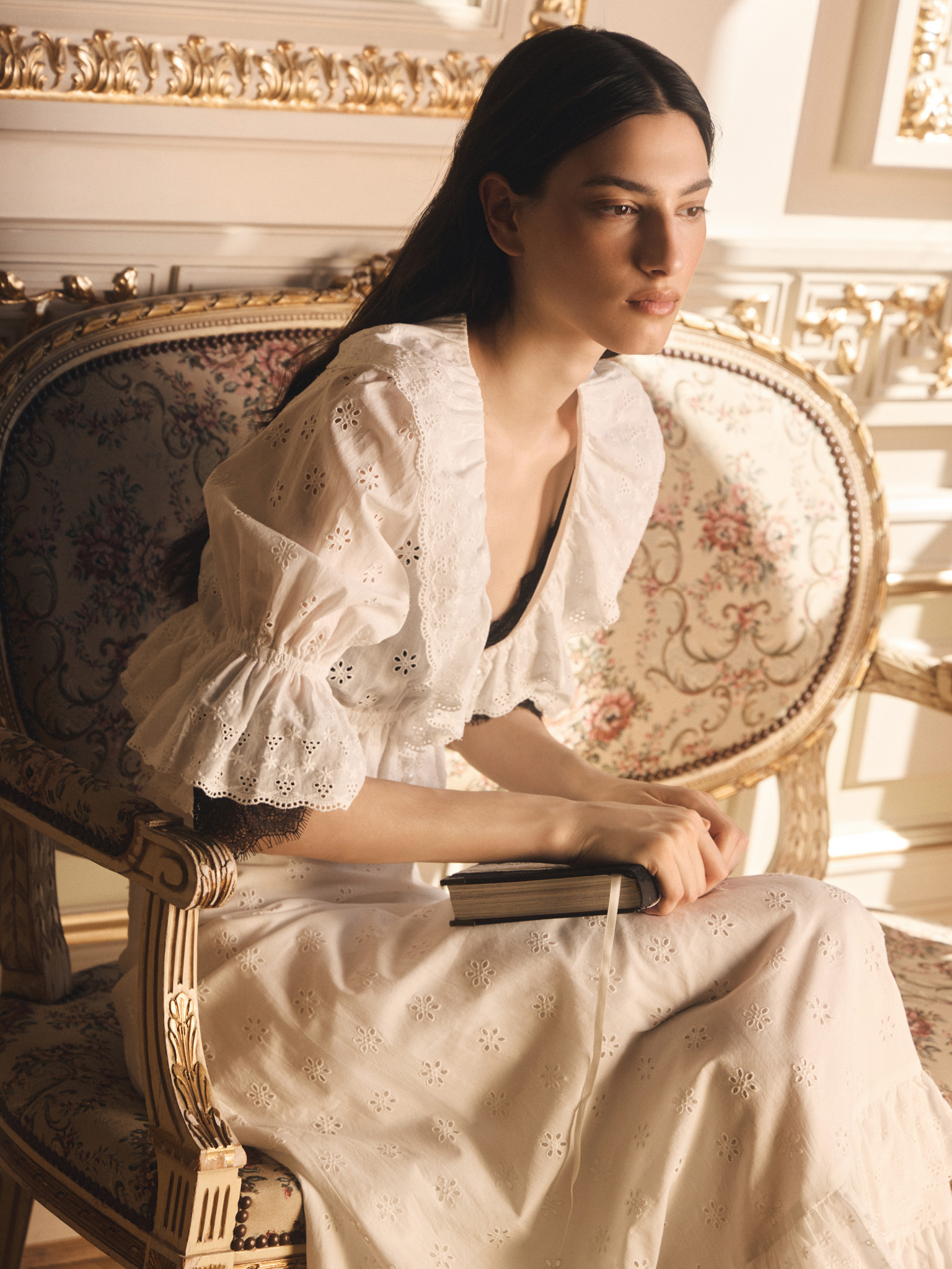 Cotton blouse with ruffles and a floral pattern