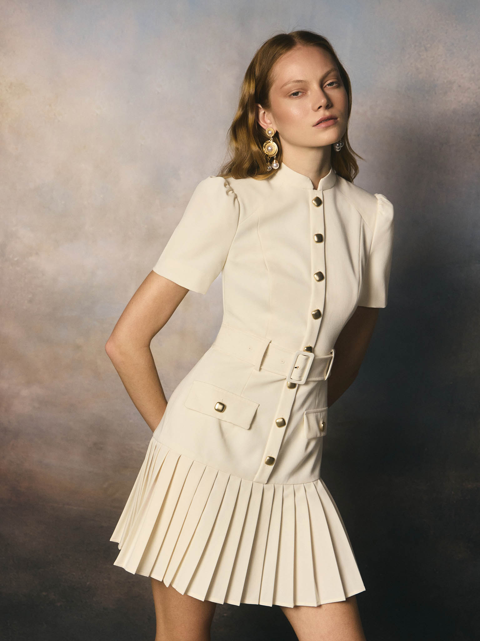 Mini dress with short sleeves and a pleated skirt :: LICHI