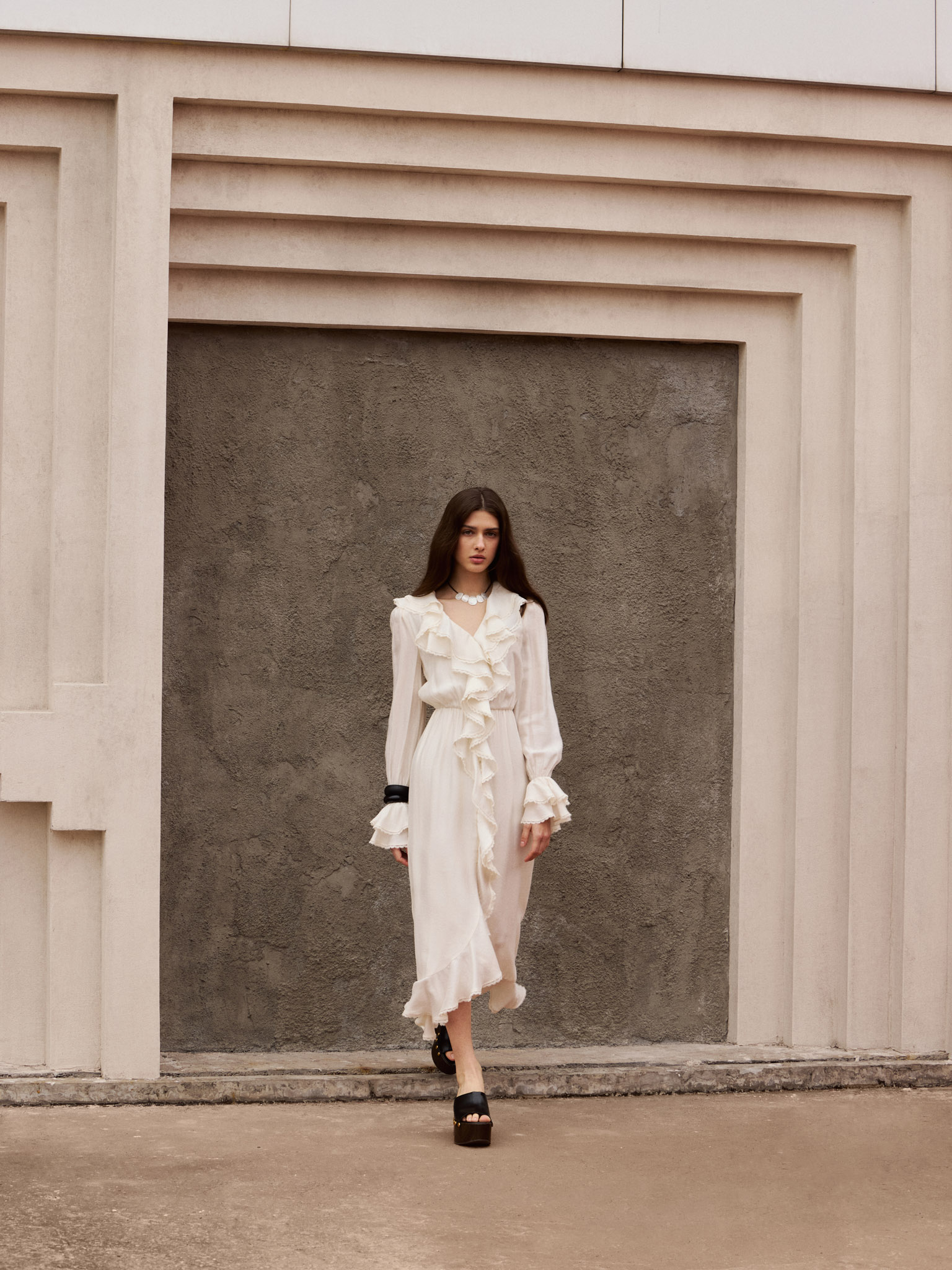 Lightweight midi dress with voluminous ruffles
