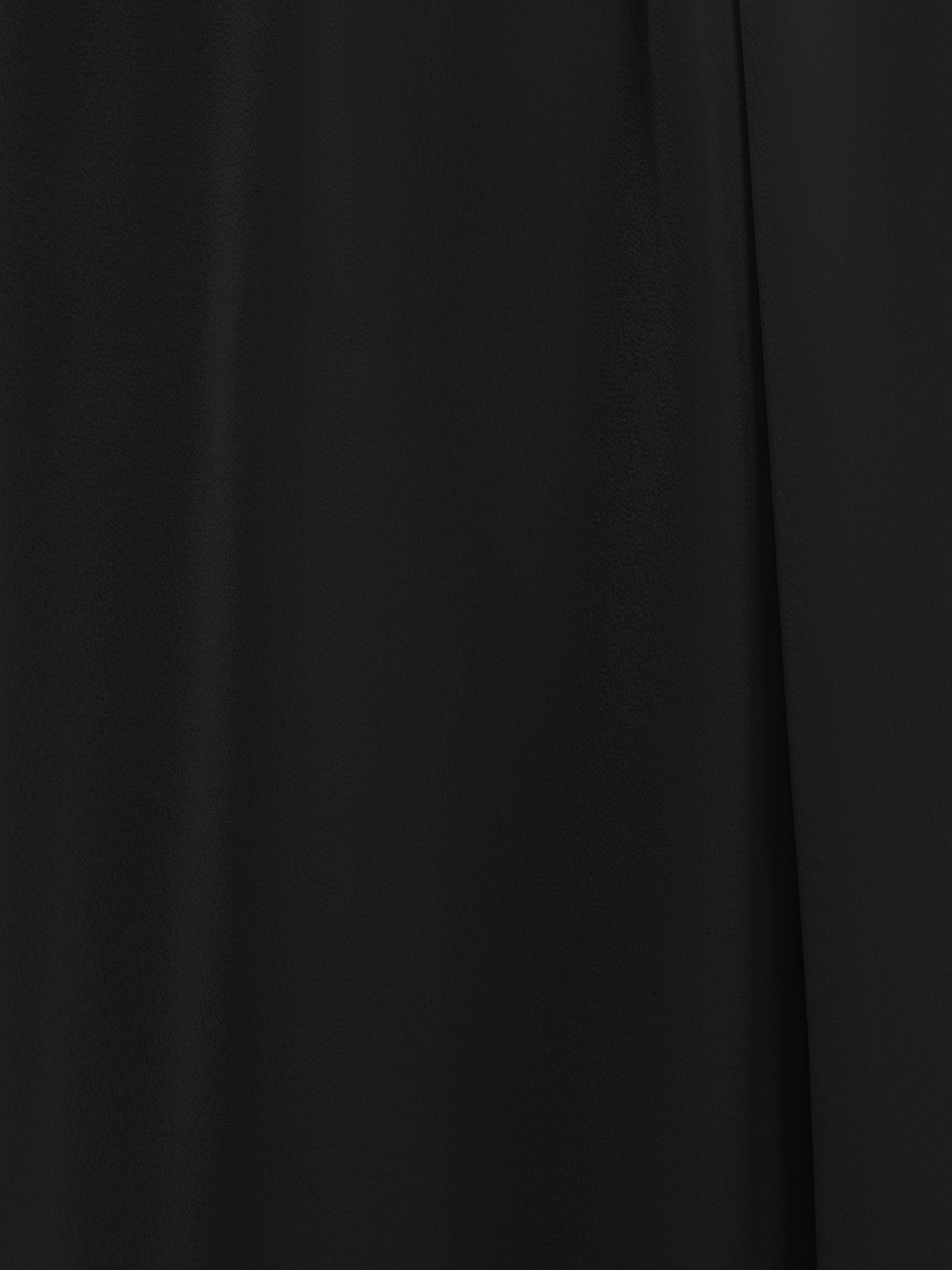 Maxi dress with thin straps and draping at the waist