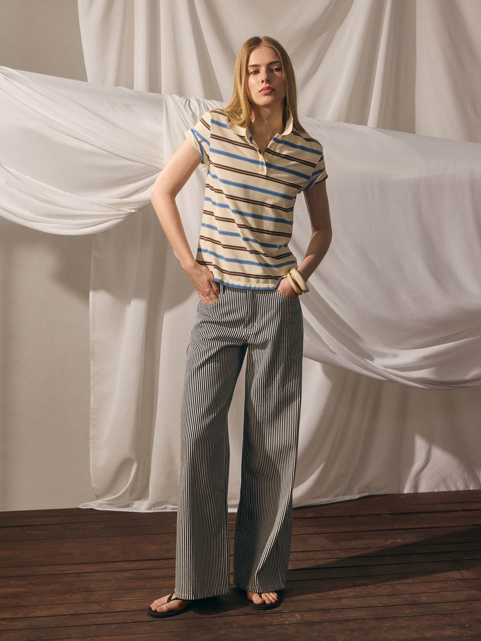 Relaxed striped jeans with waist ties