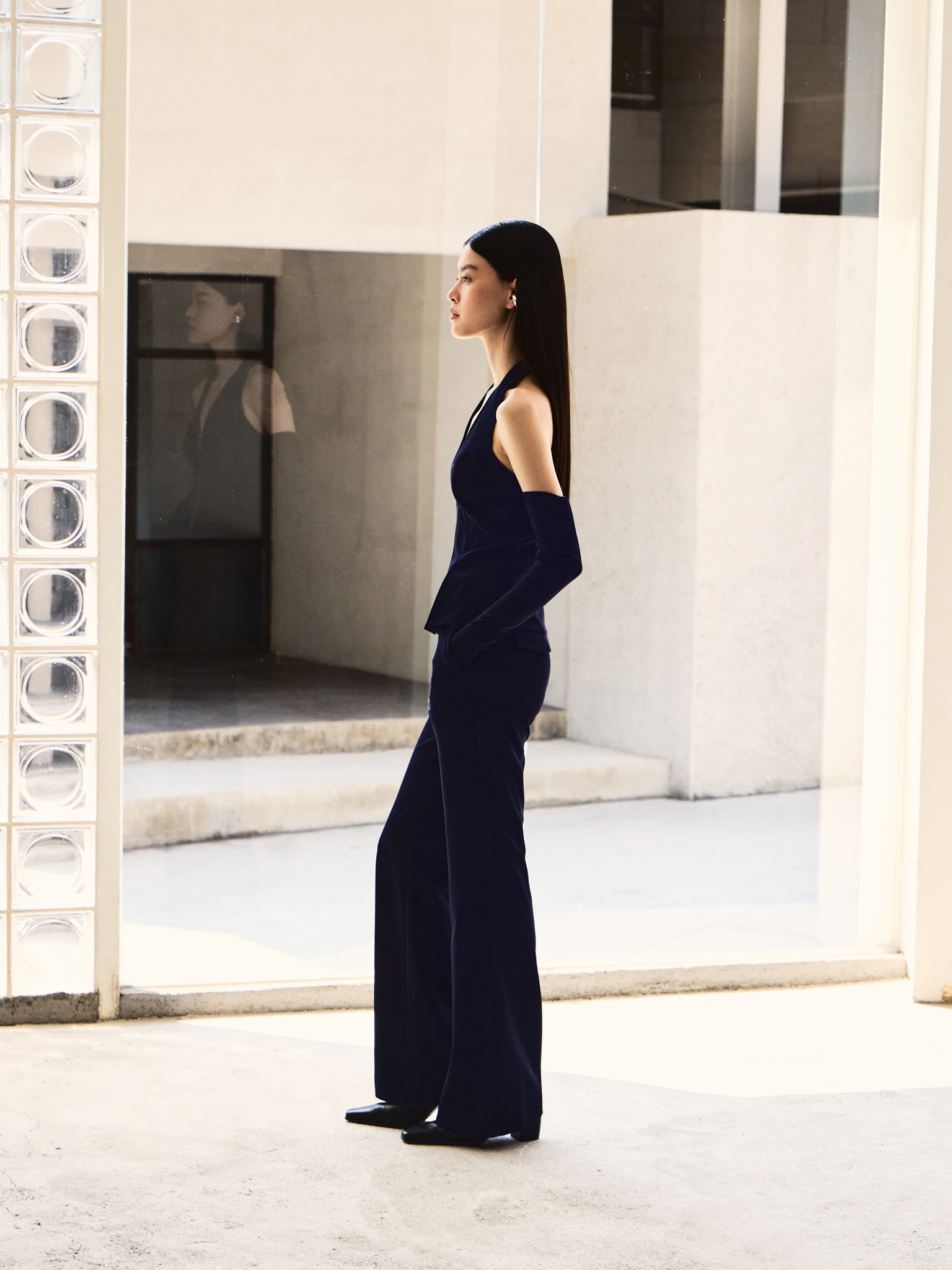 Flared high-waisted trousers